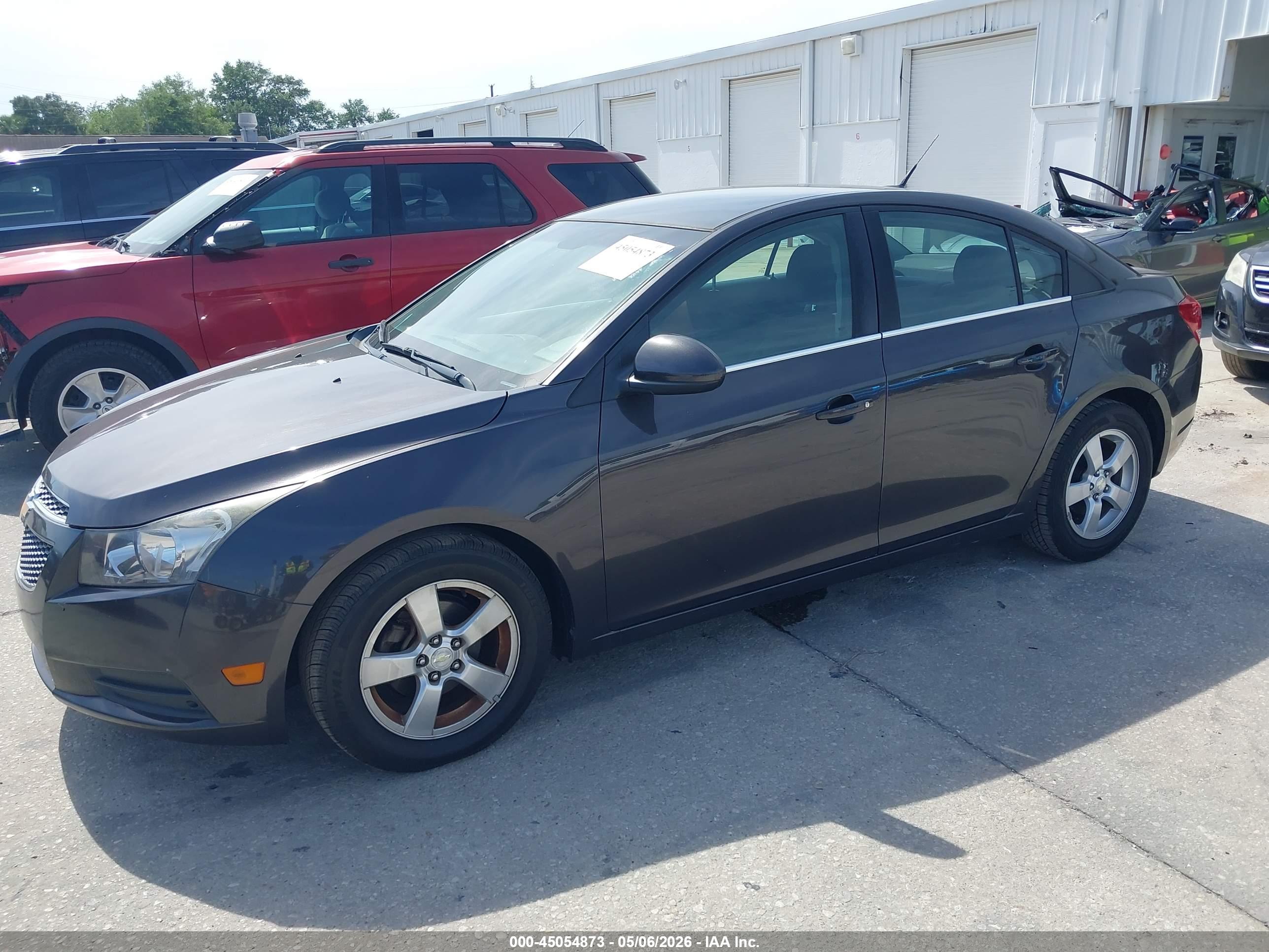 CHEVROLET CRUZE image 2
