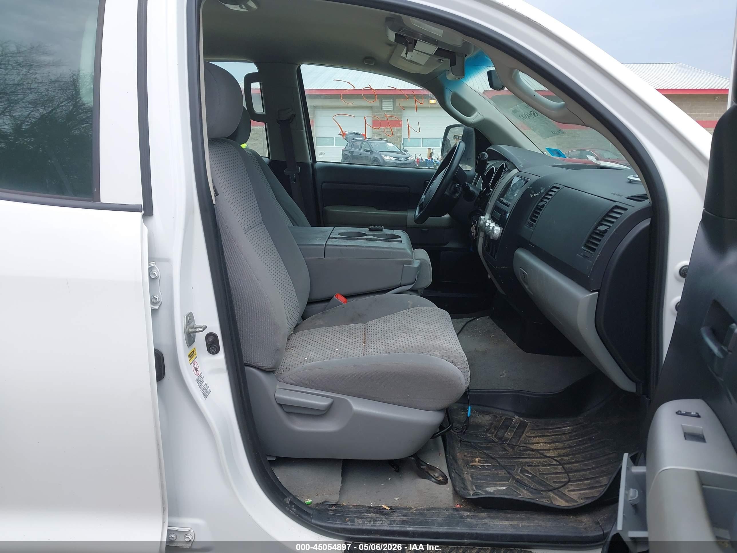 TOYOTA TUNDRA image 5