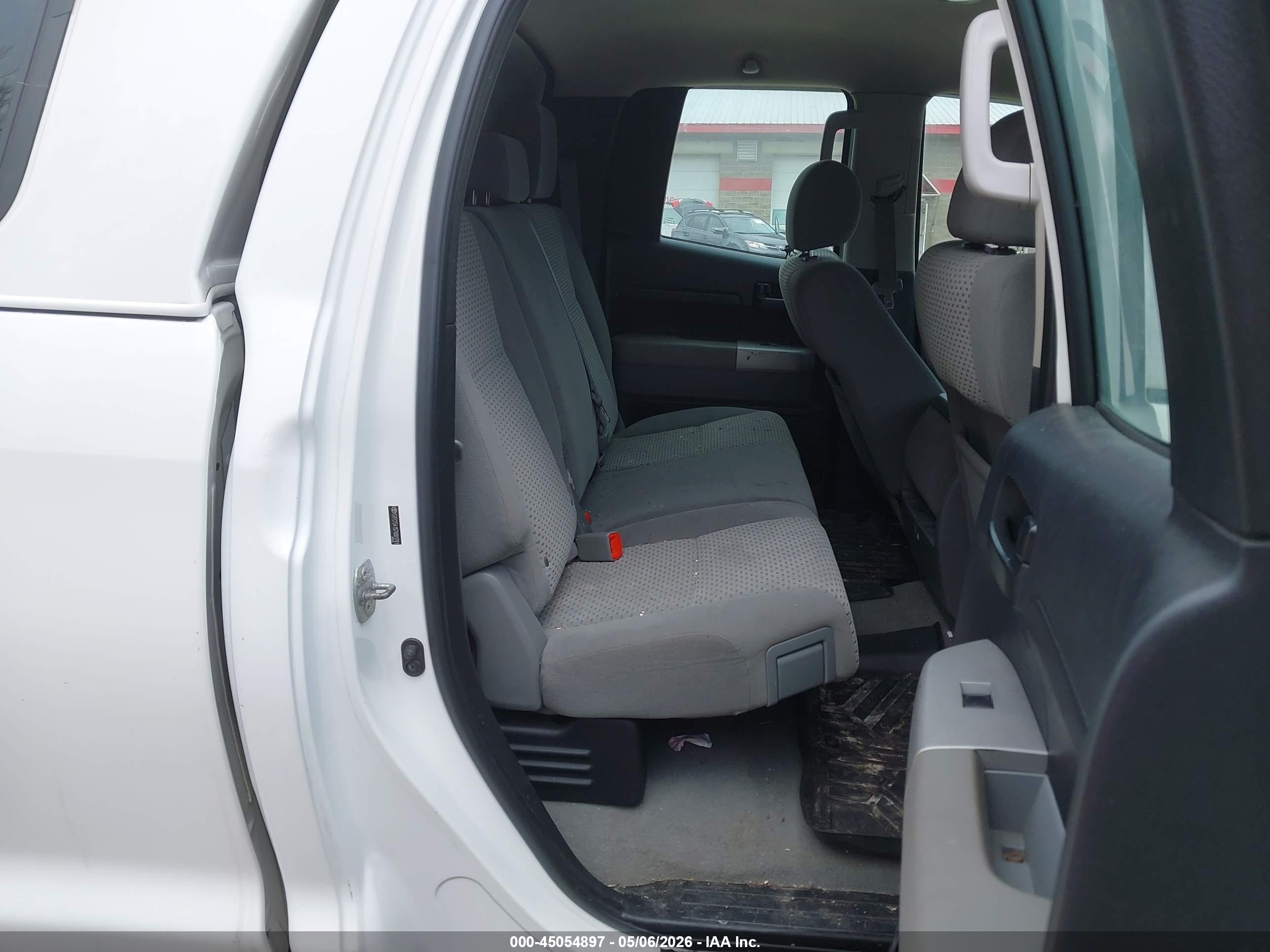 TOYOTA TUNDRA image 8