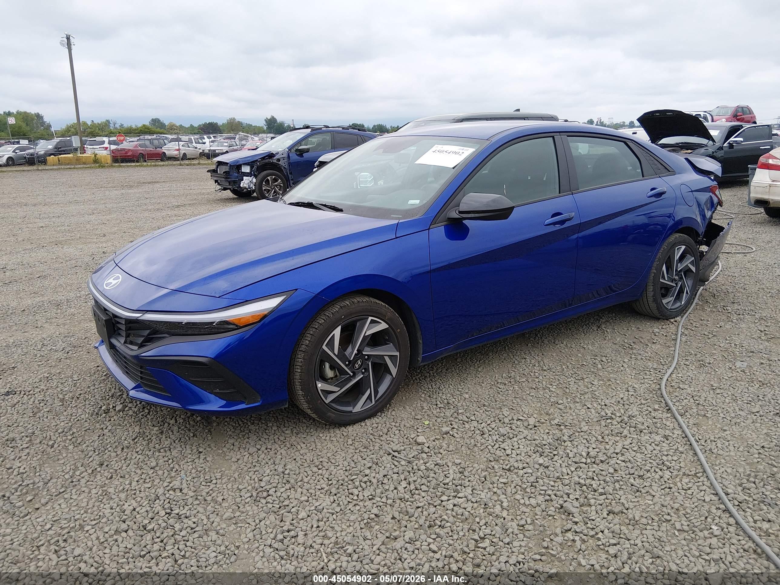HYUNDAI ELANTRA image 2
