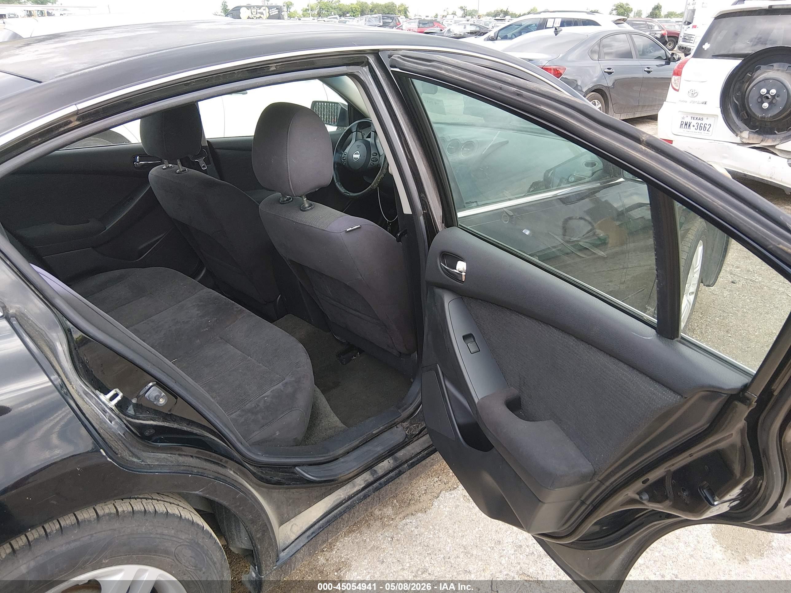 NISSAN ALTIMA image 8