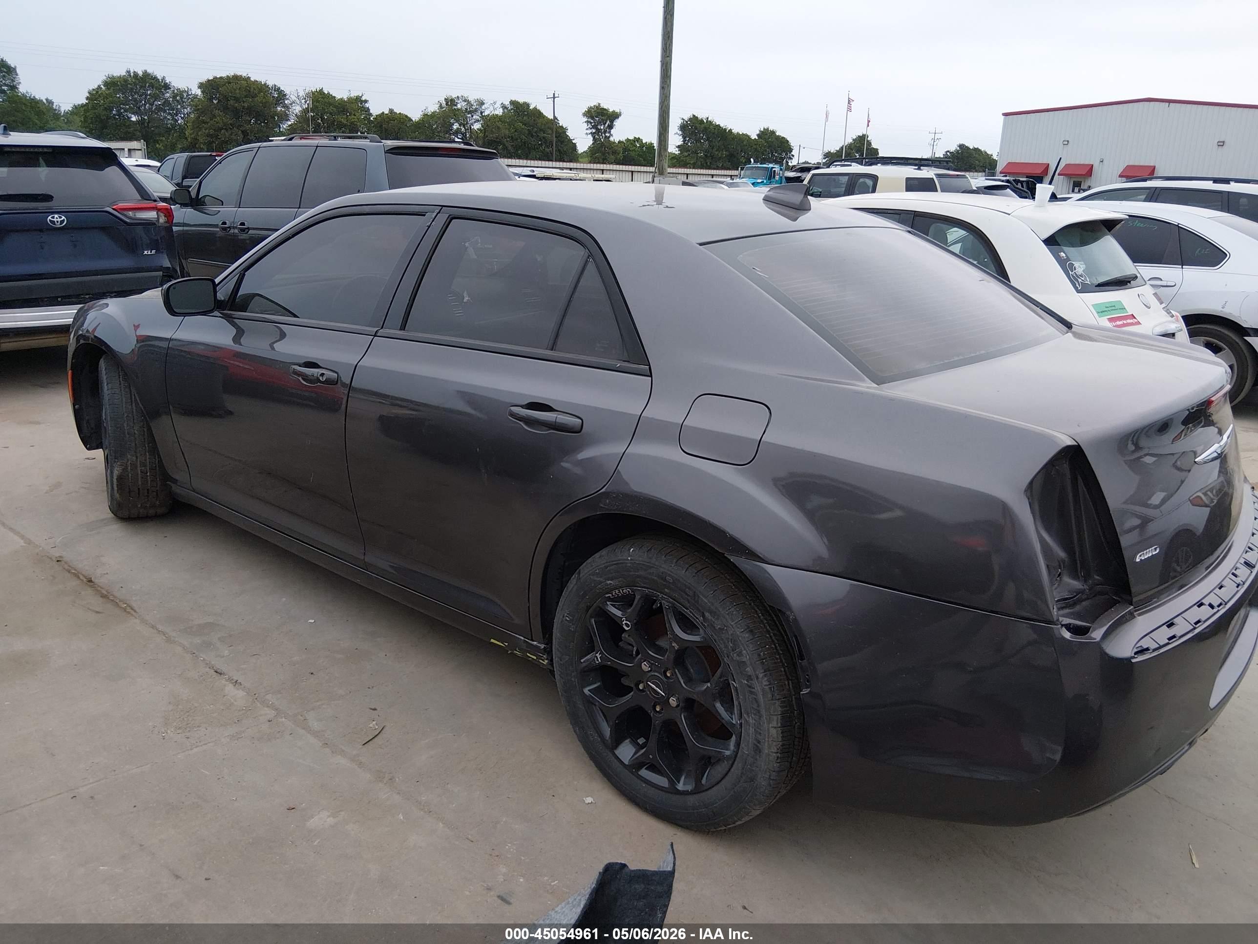CHRYSLER 300 image 3
