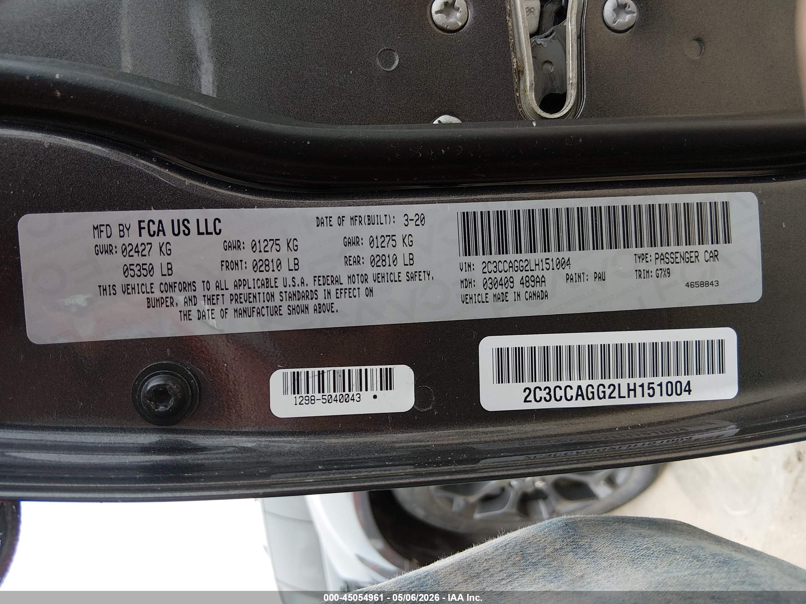 CHRYSLER 300 image 9