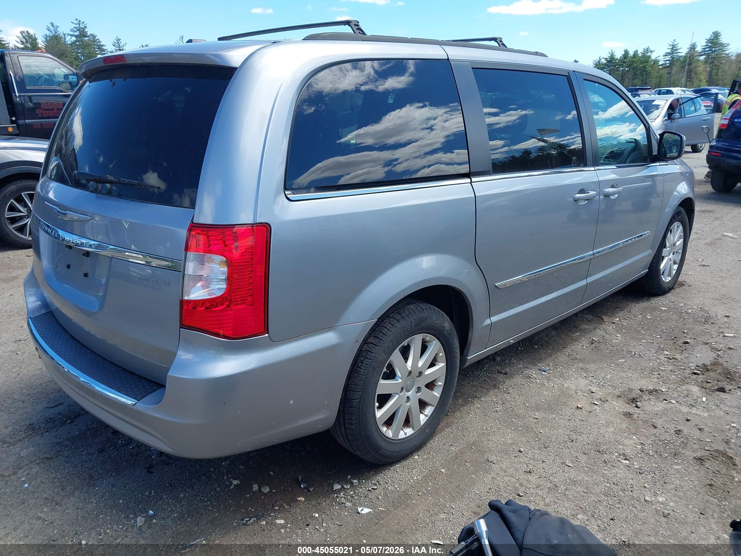 CHRYSLER TOWN image 4