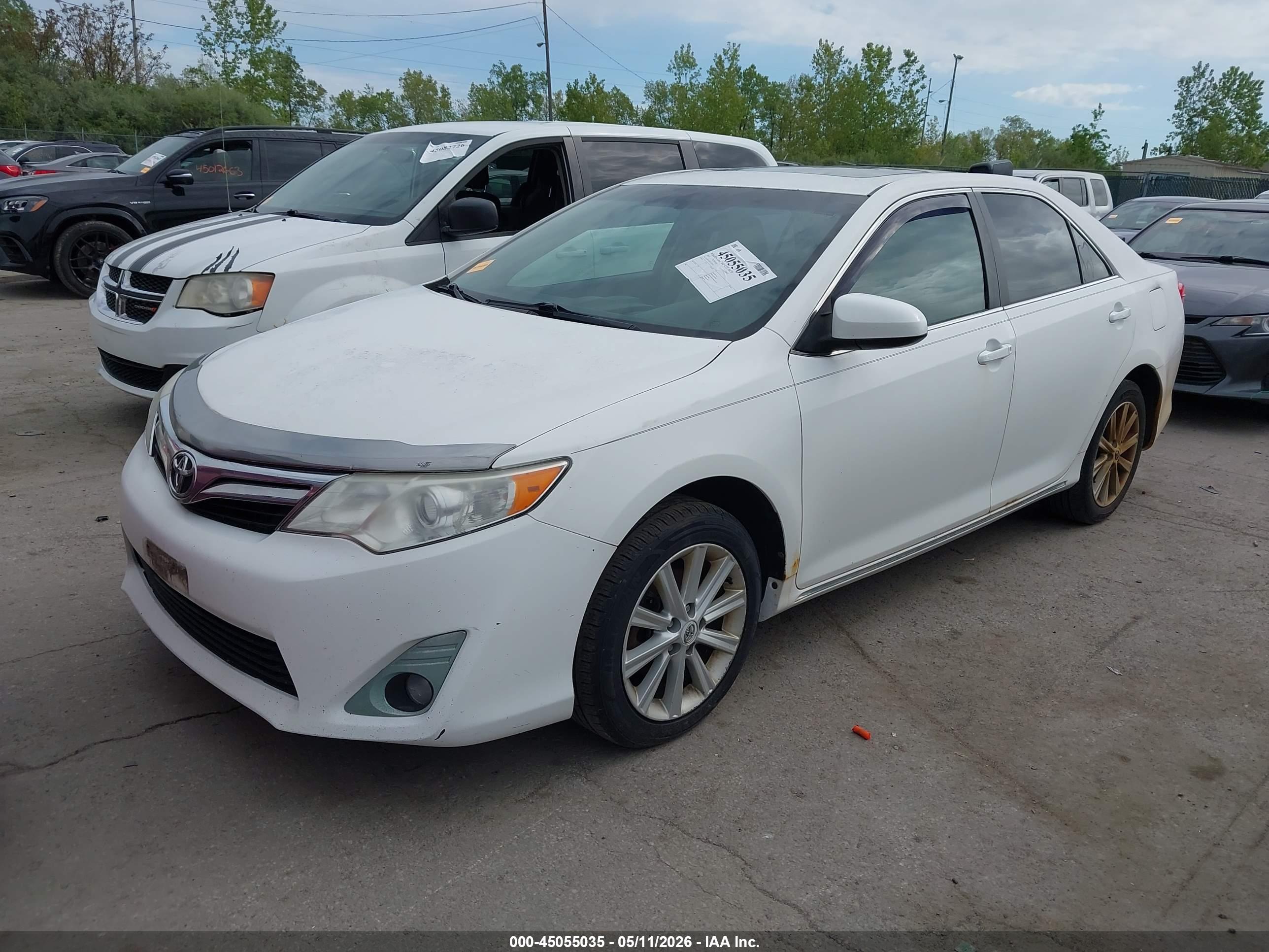 TOYOTA CAMRY image 2