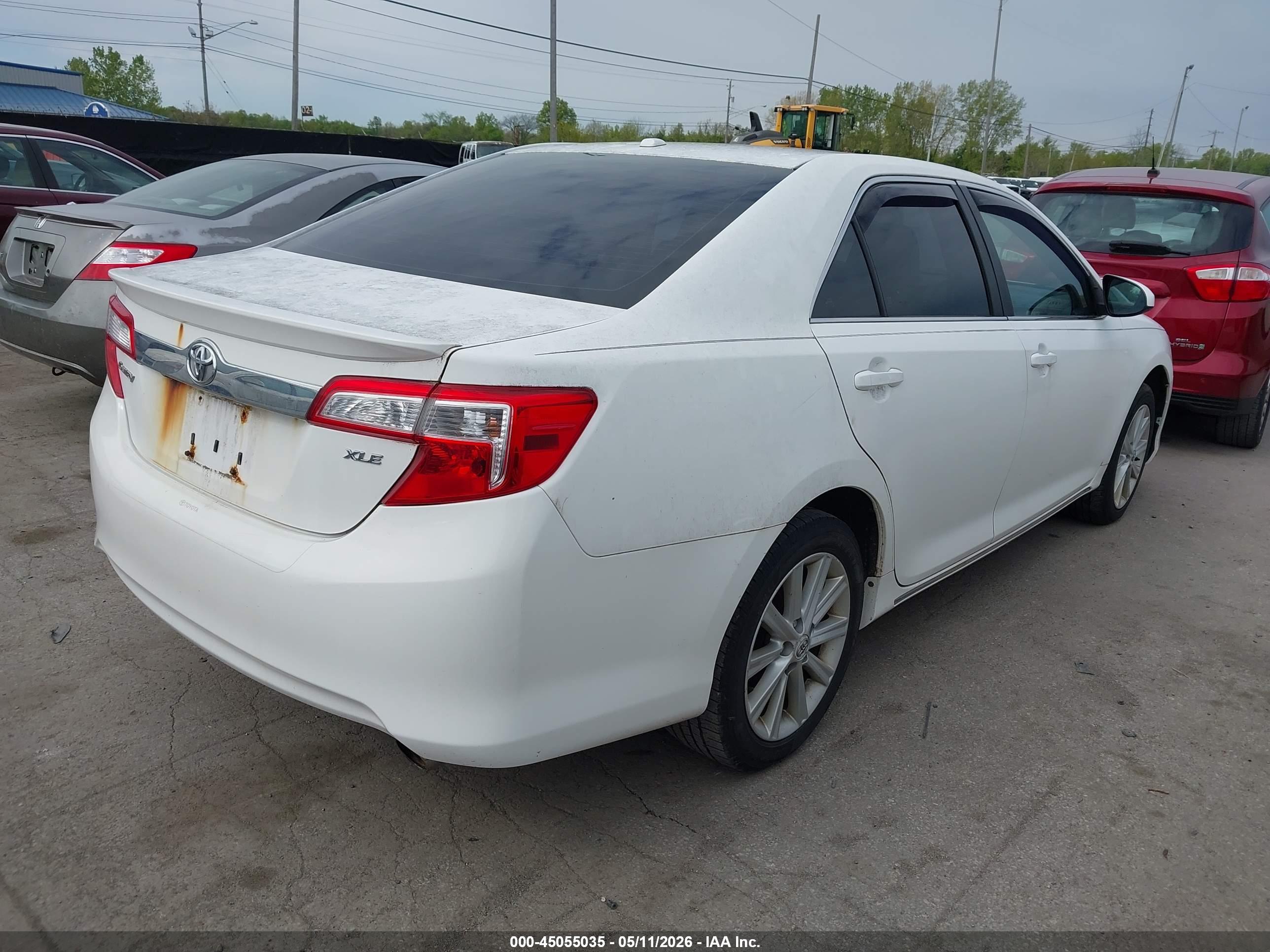 TOYOTA CAMRY image 4