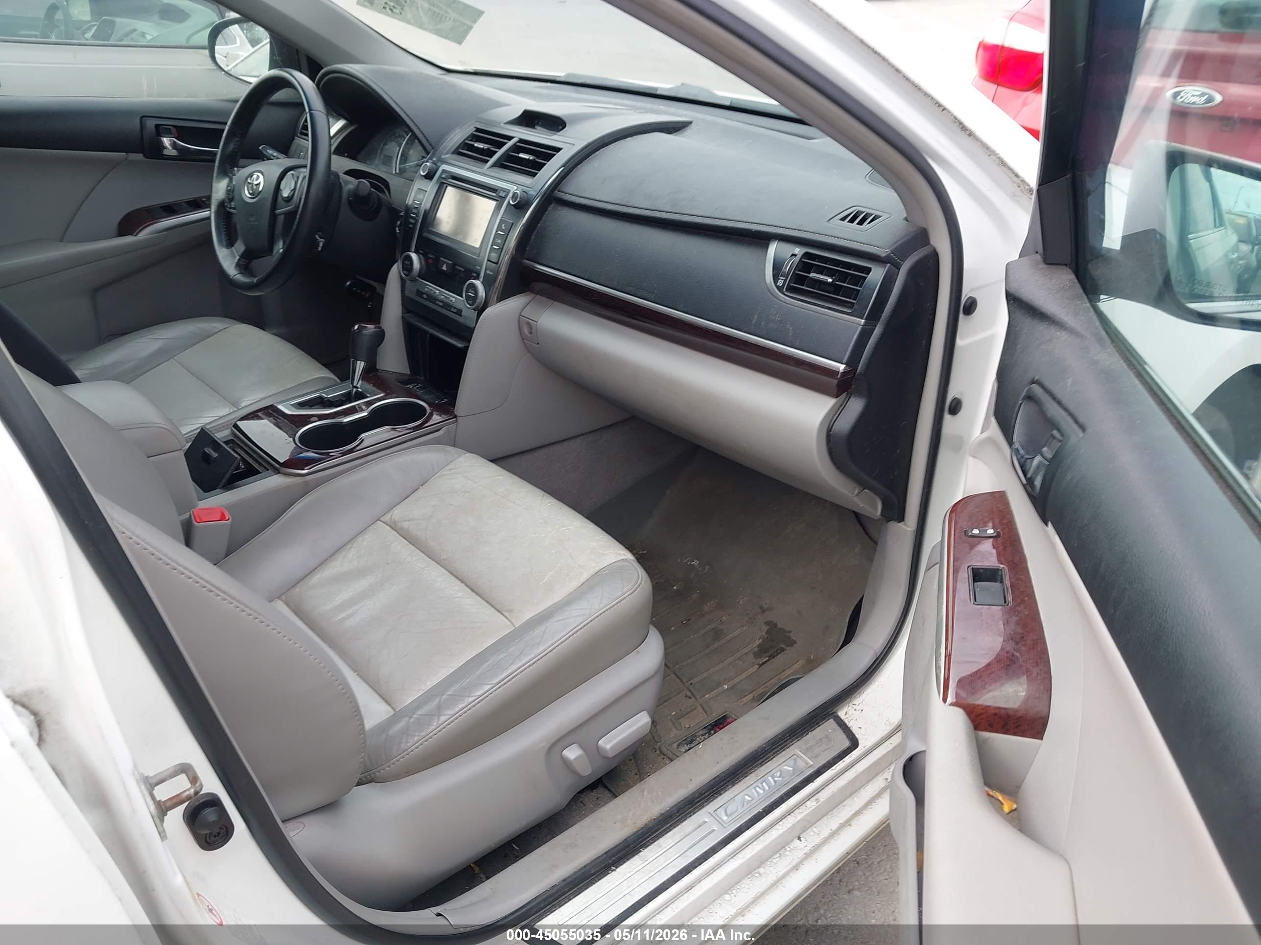 TOYOTA CAMRY image 5