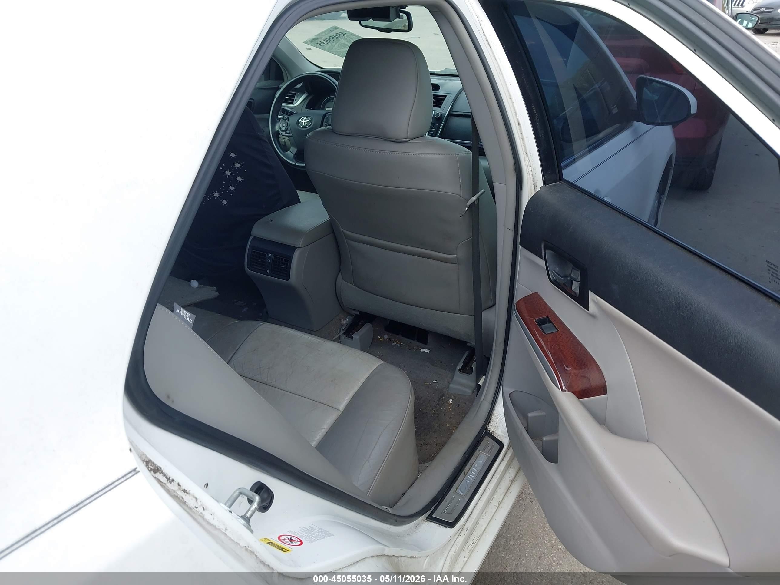 TOYOTA CAMRY image 8