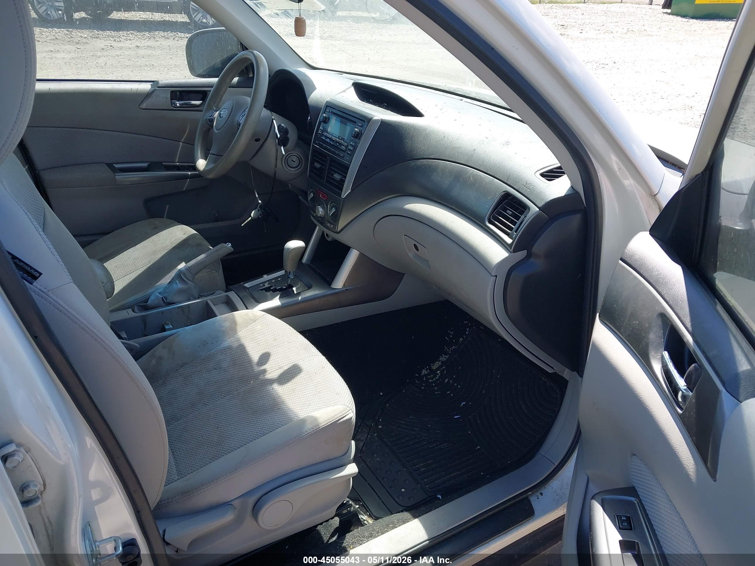 SUBARU FORESTER image 5