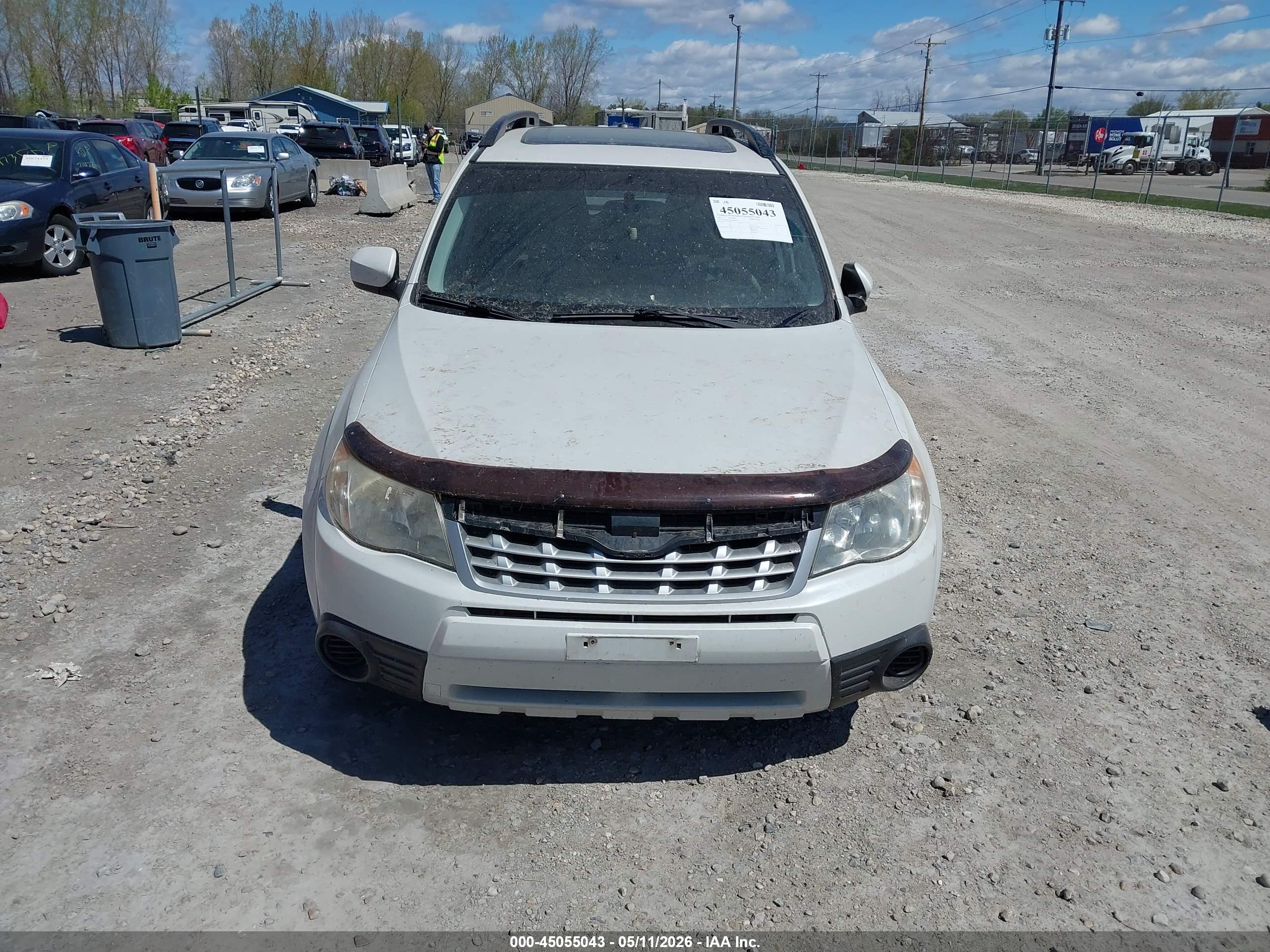 SUBARU FORESTER image 6