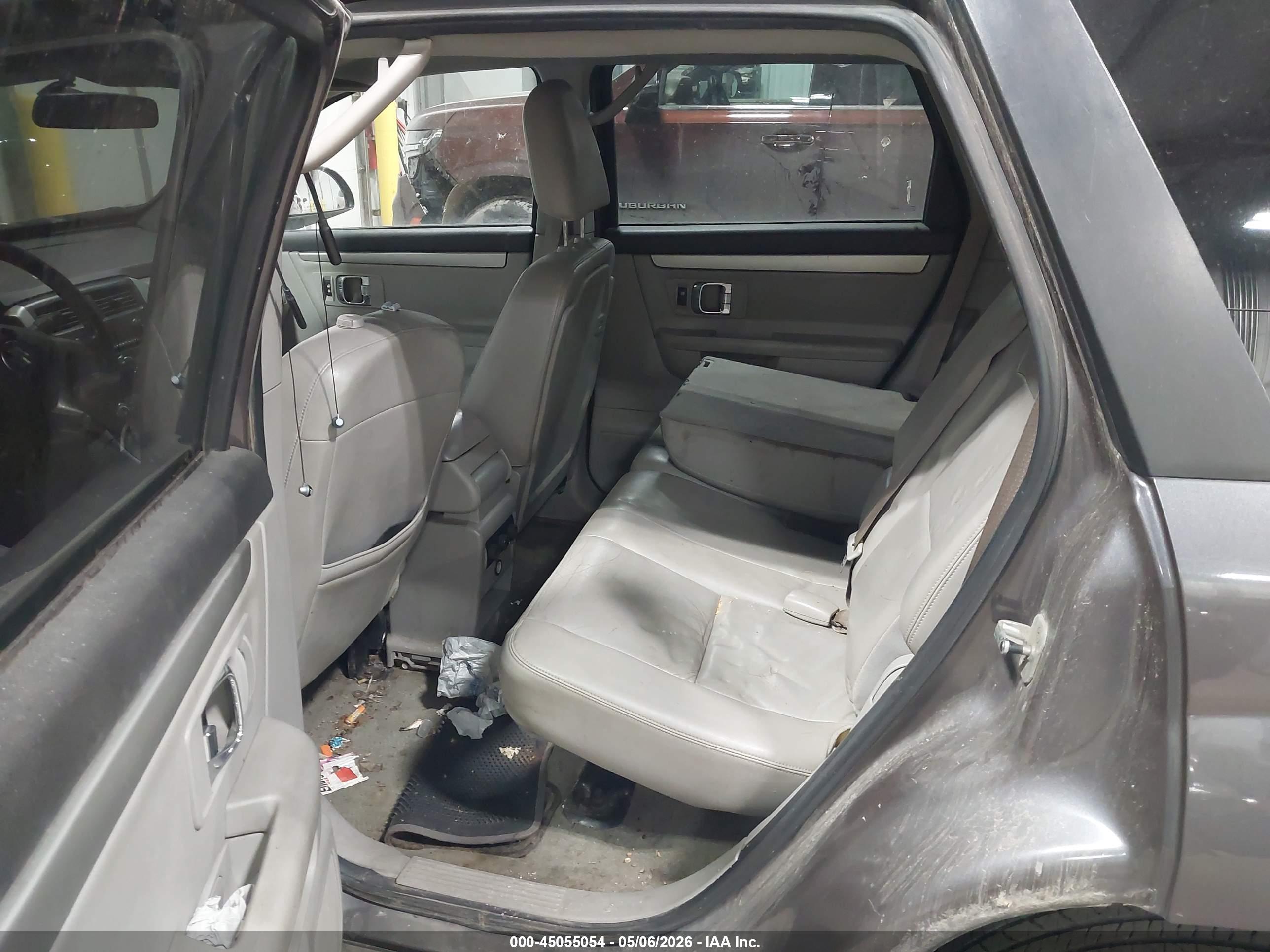 SUZUKI XL7 image 8
