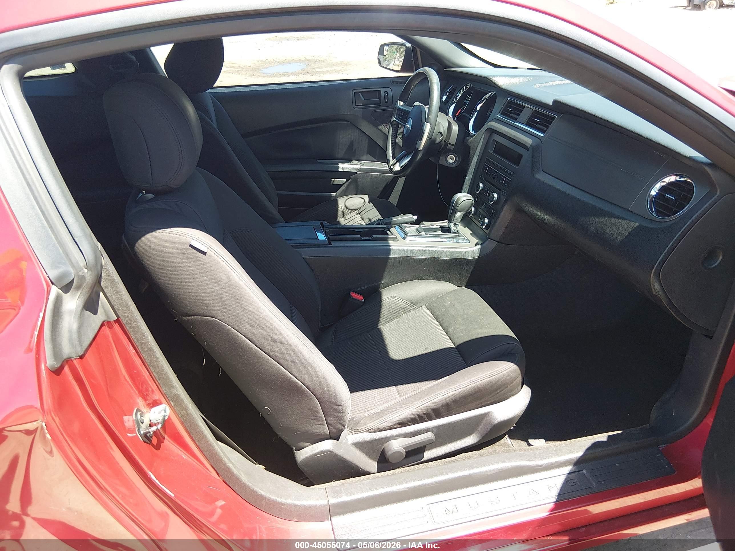 FORD MUSTANG image 5