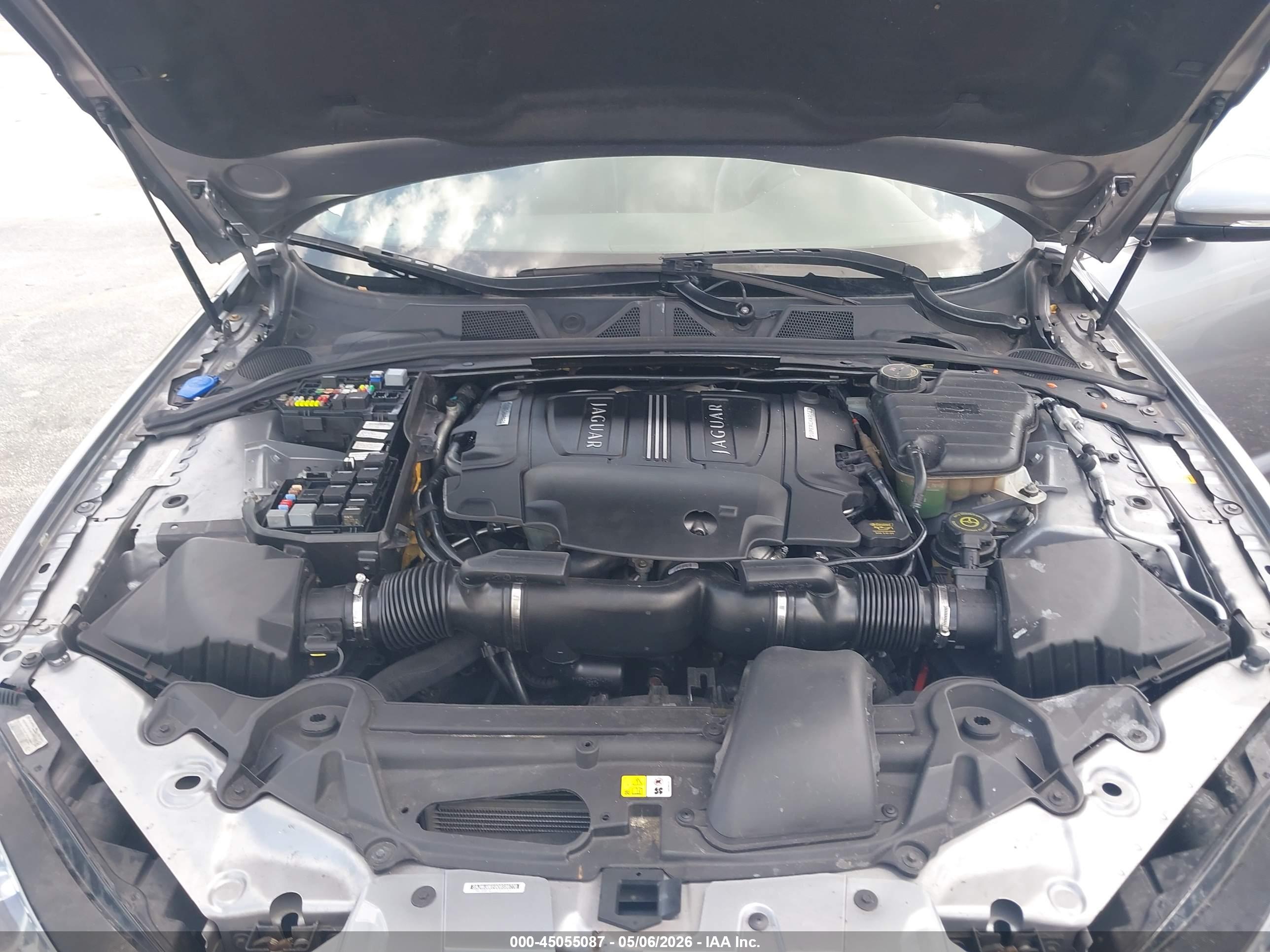 JAGUAR XF image 10