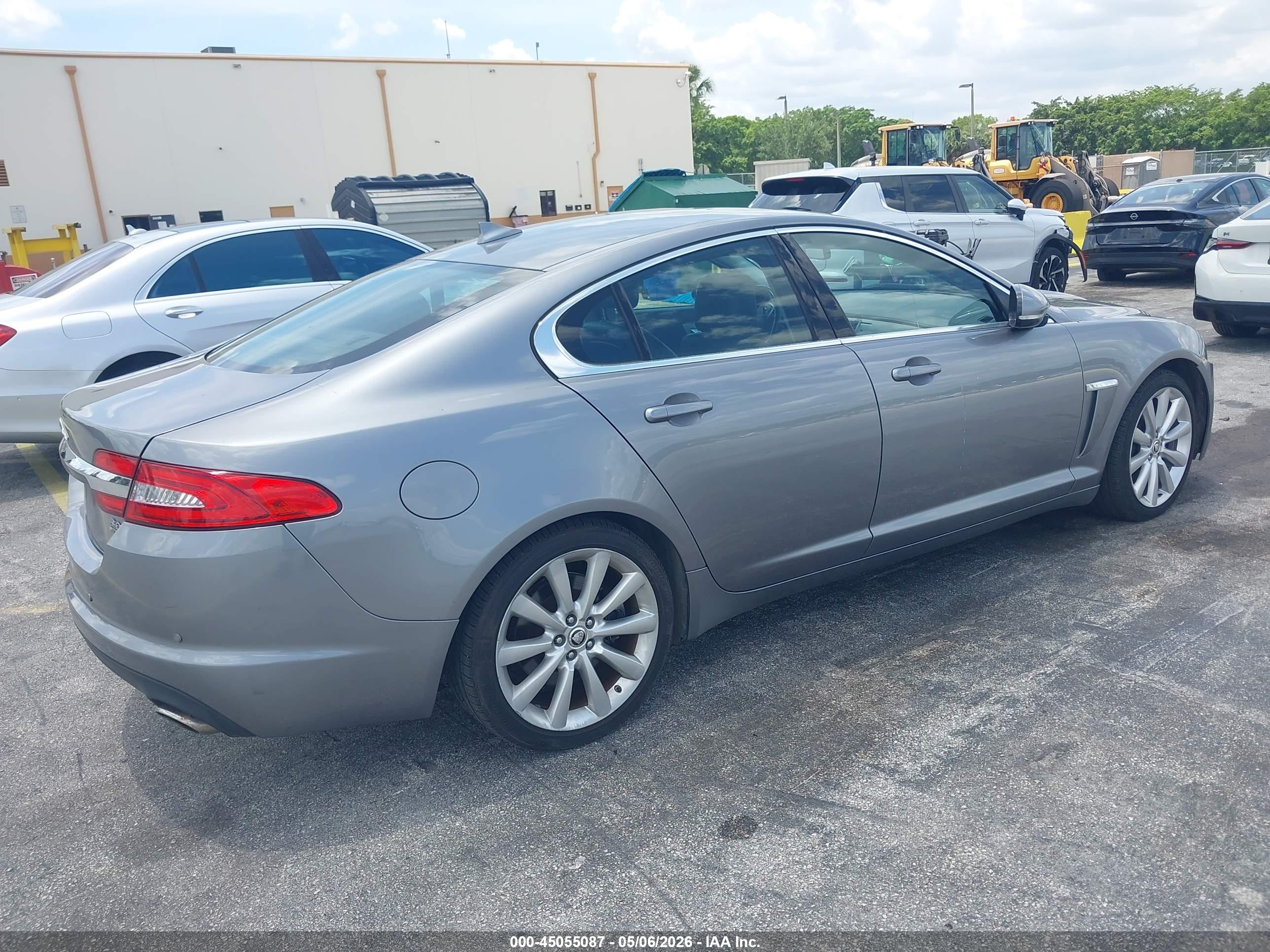 JAGUAR XF image 4