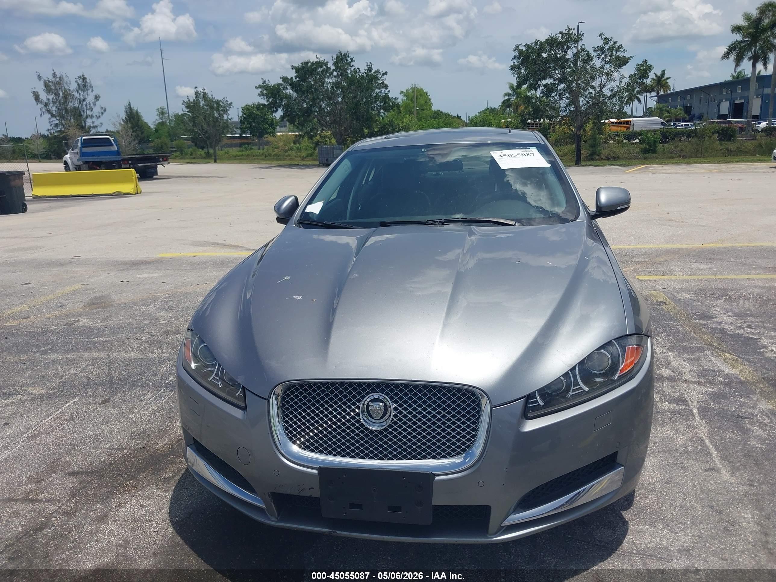 JAGUAR XF image 6