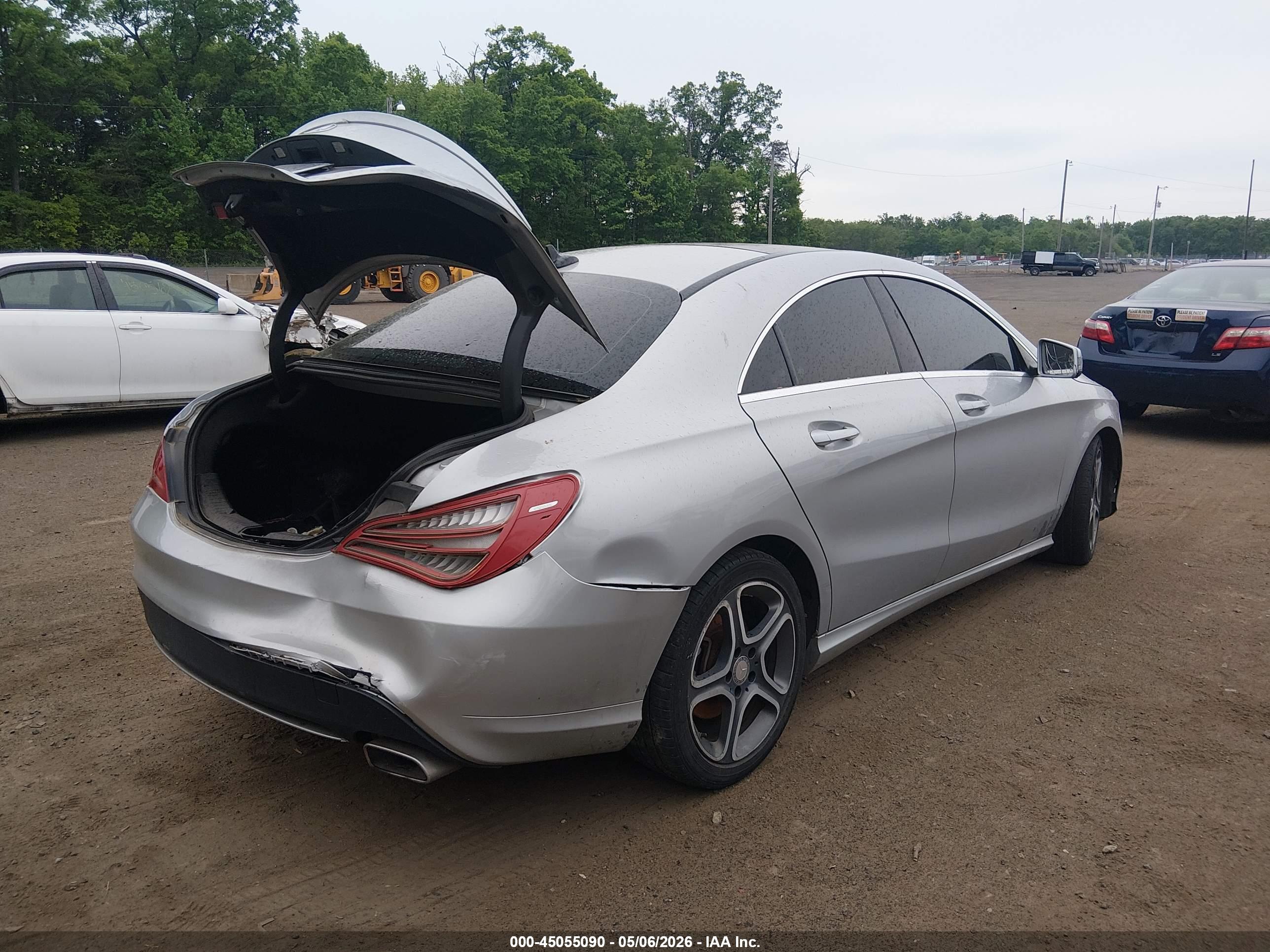 MERCEDES-BENZ CLA image 4