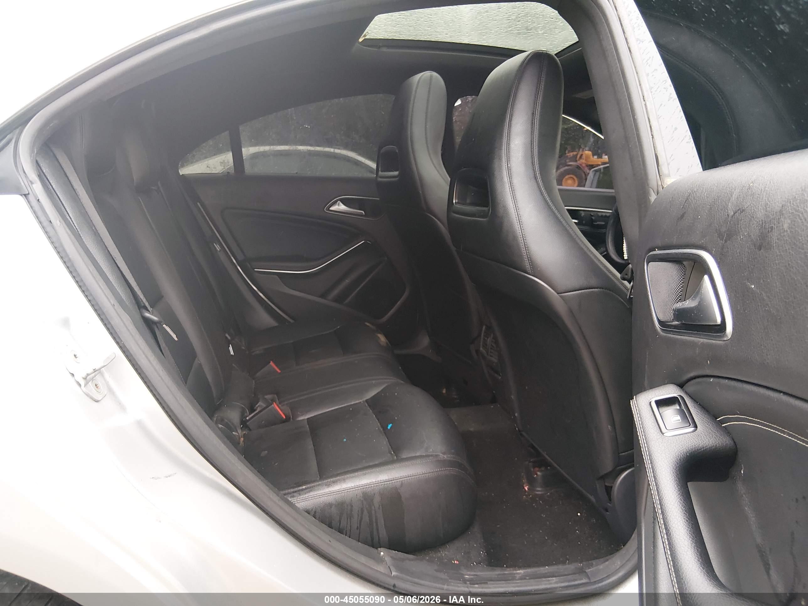 MERCEDES-BENZ CLA image 8