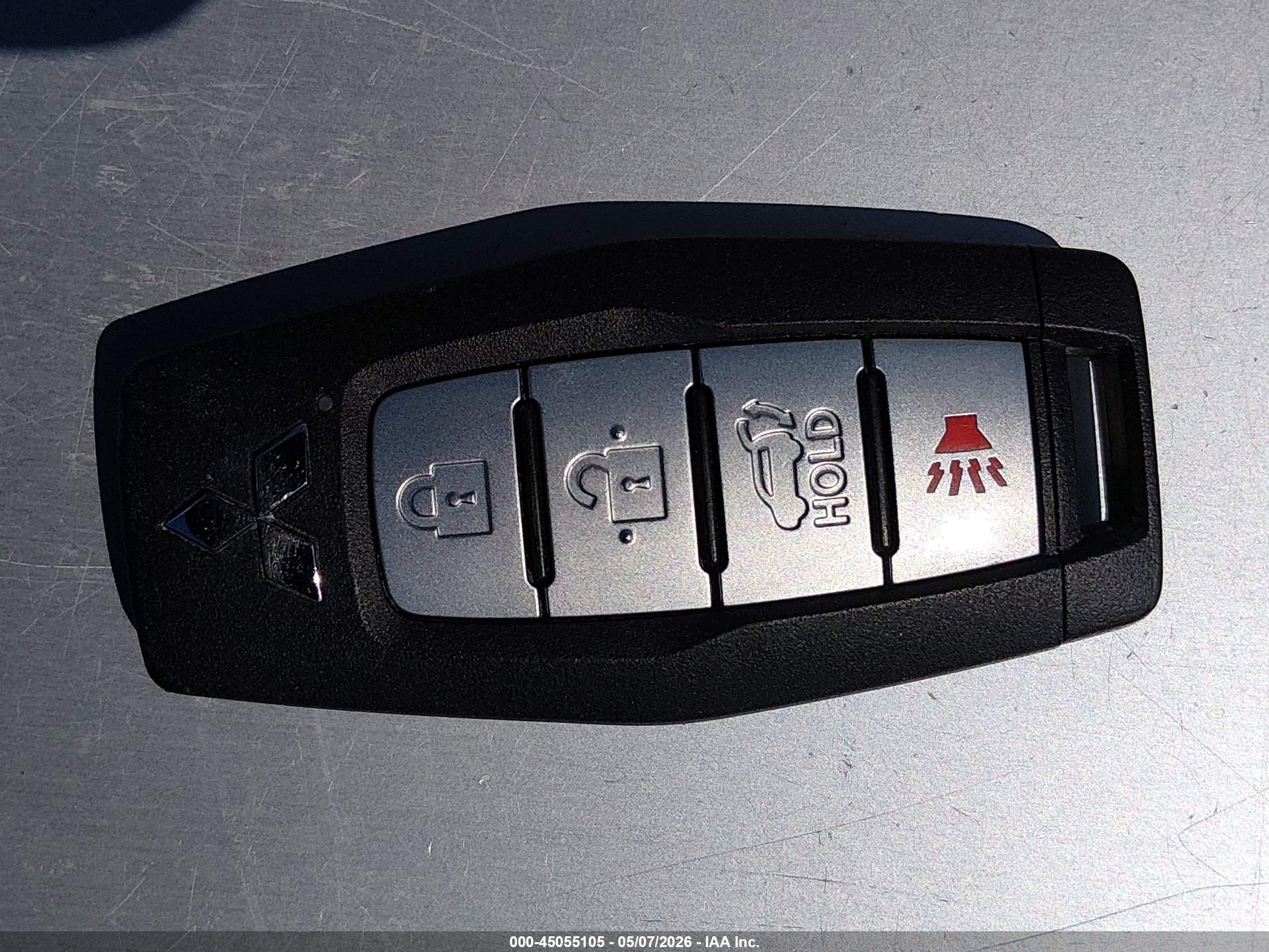 MITSUBISHI OUTLANDER image 11