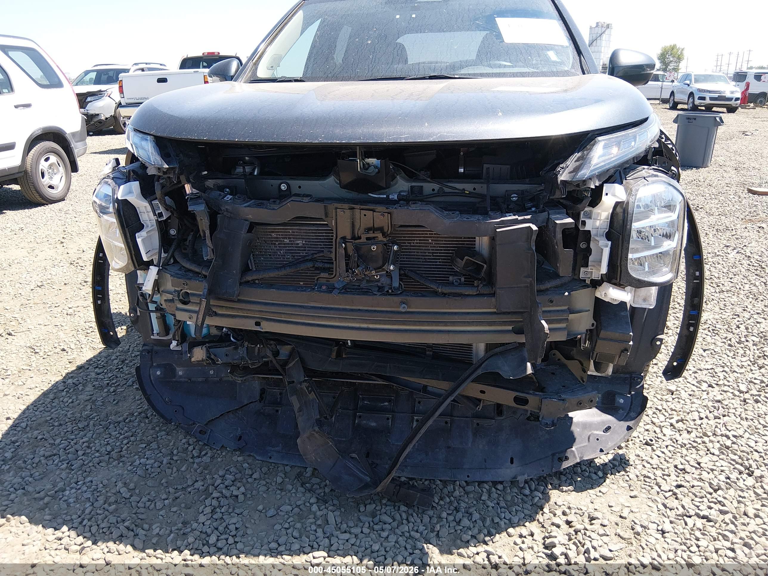 MITSUBISHI OUTLANDER image 6