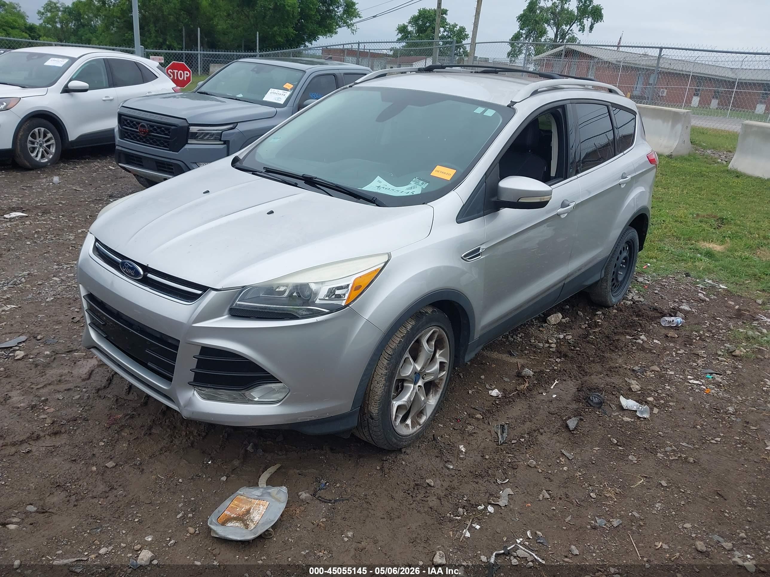 FORD ESCAPE image 2