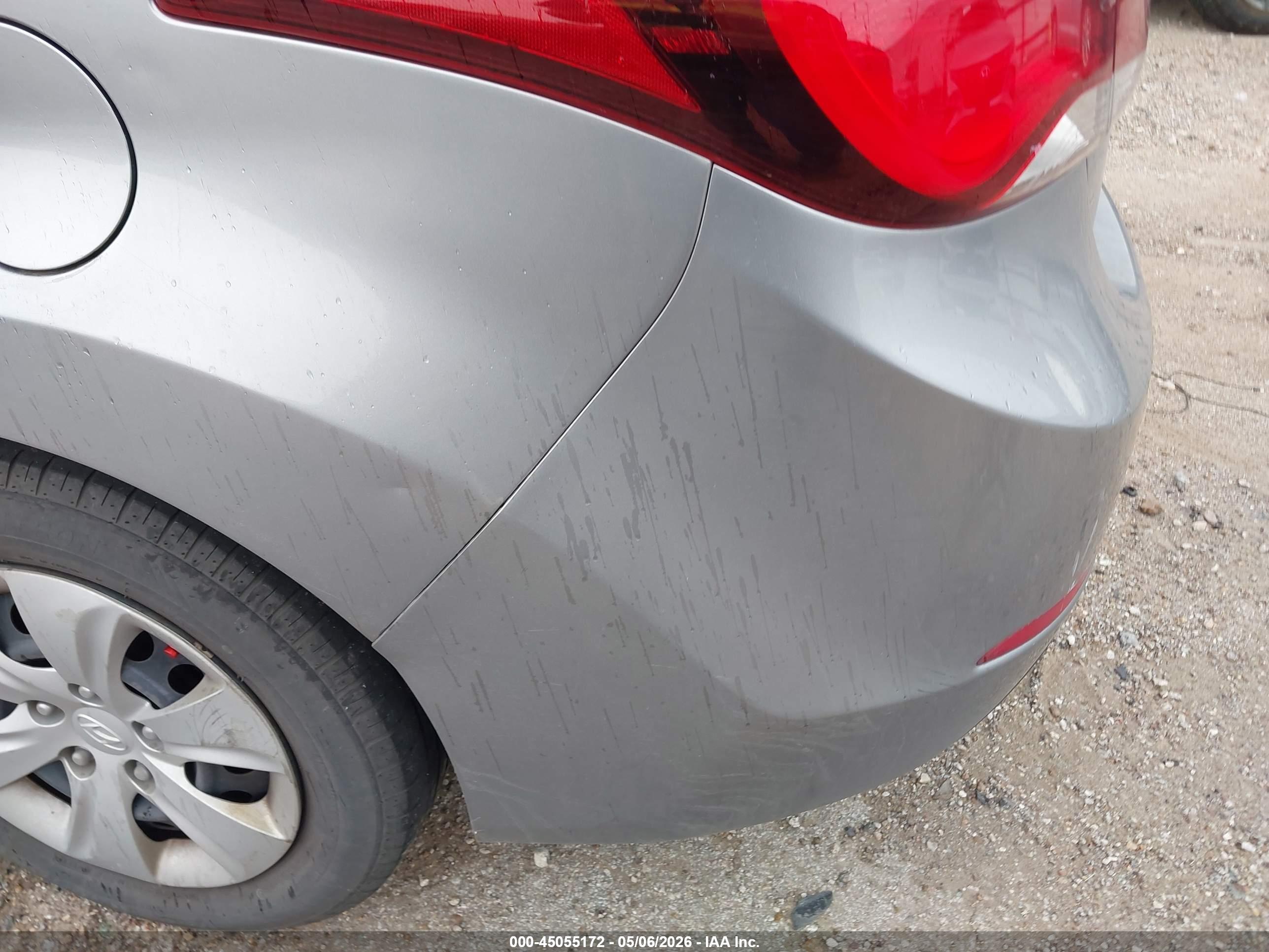 HYUNDAI ELANTRA image 6