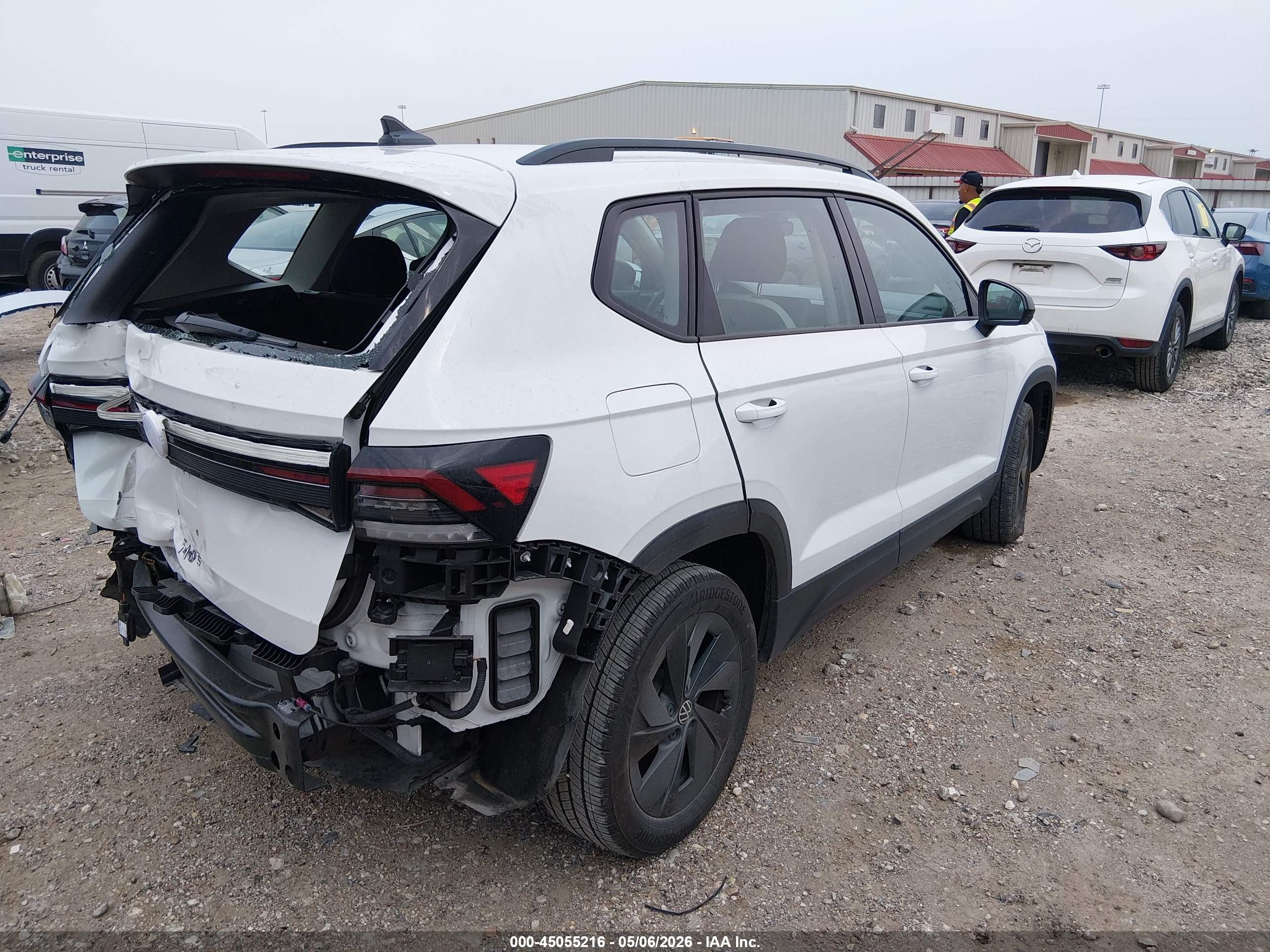 VOLKSWAGEN TAOS image 4