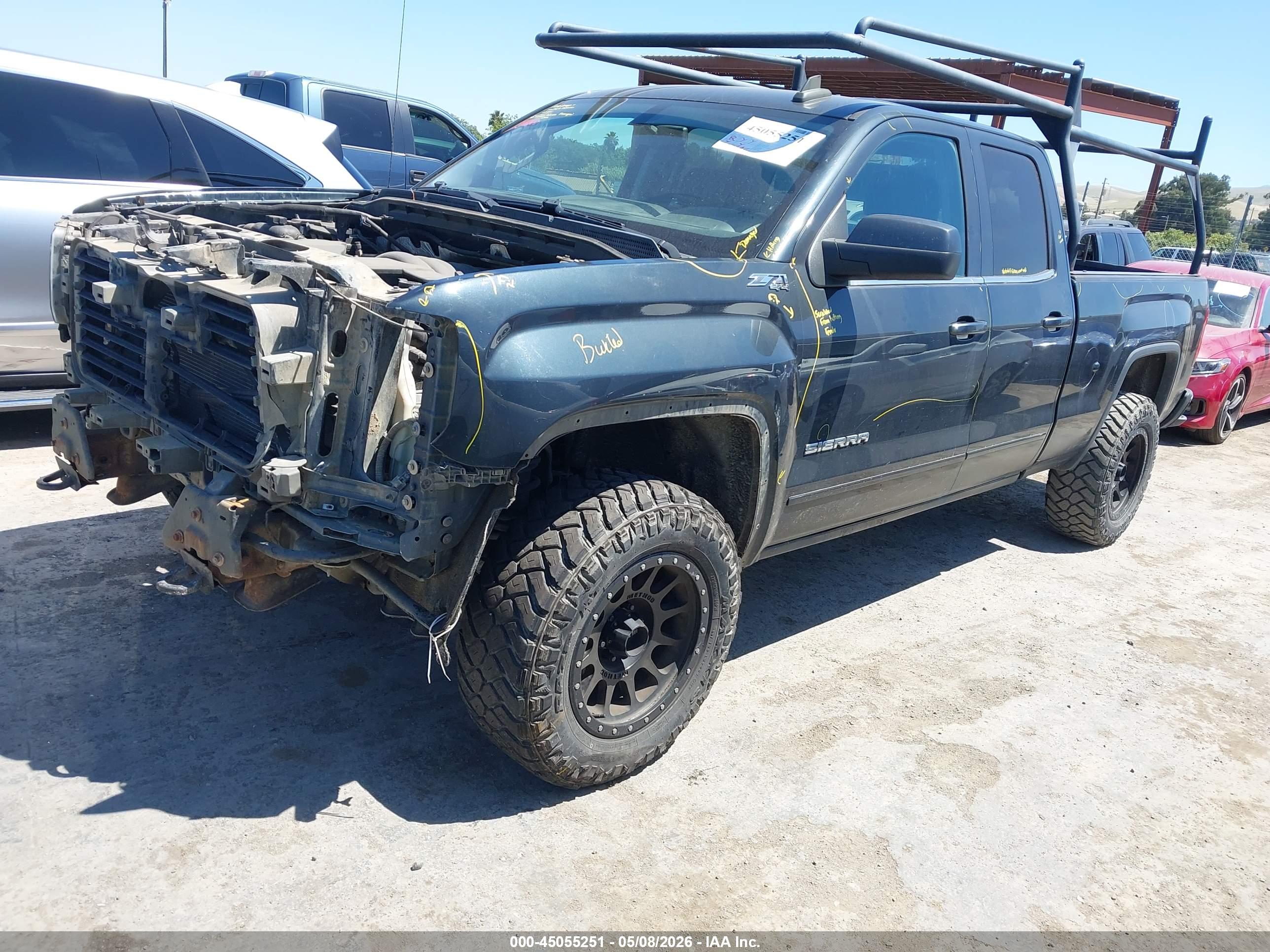 GMC SIERRA image 2