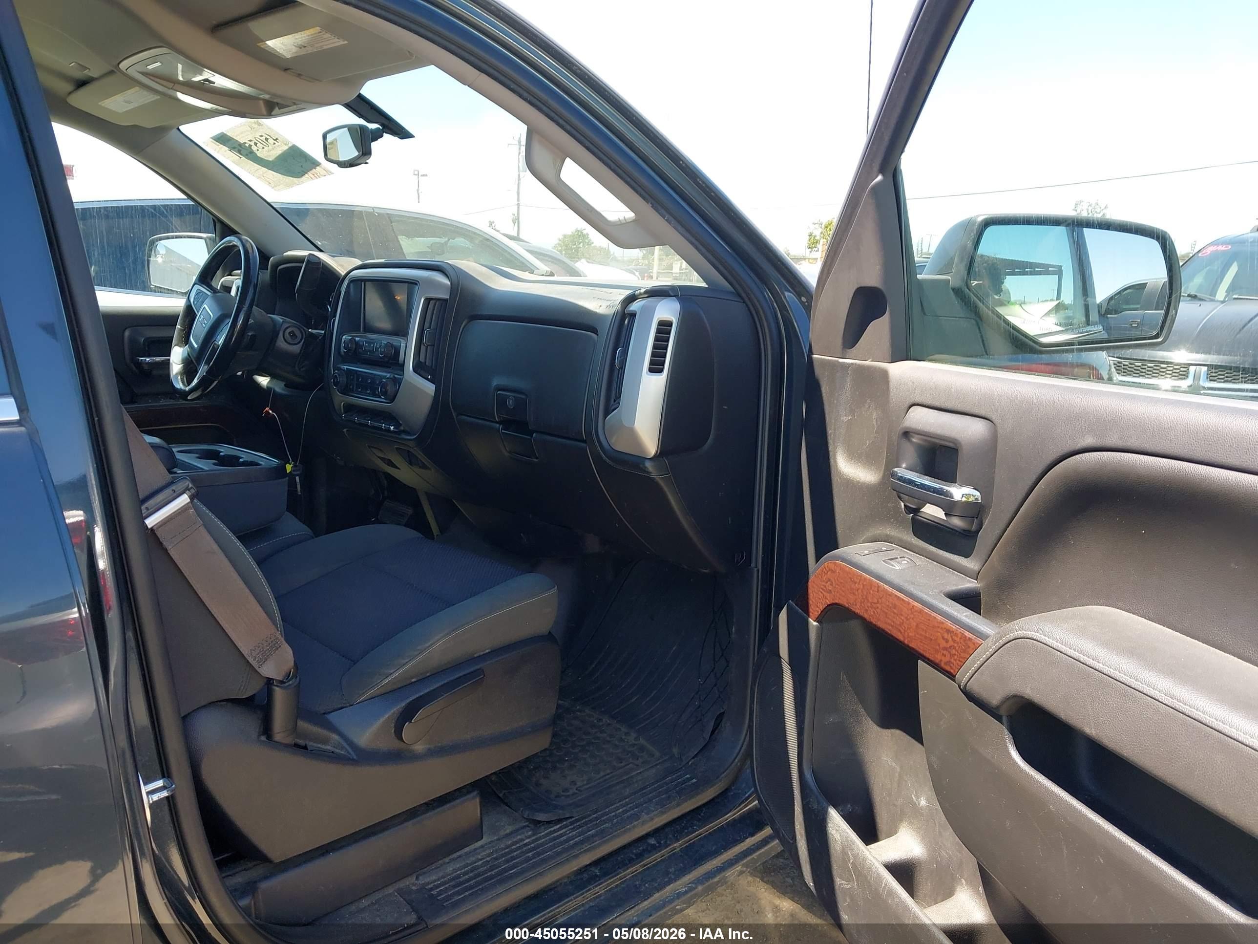 GMC SIERRA image 5