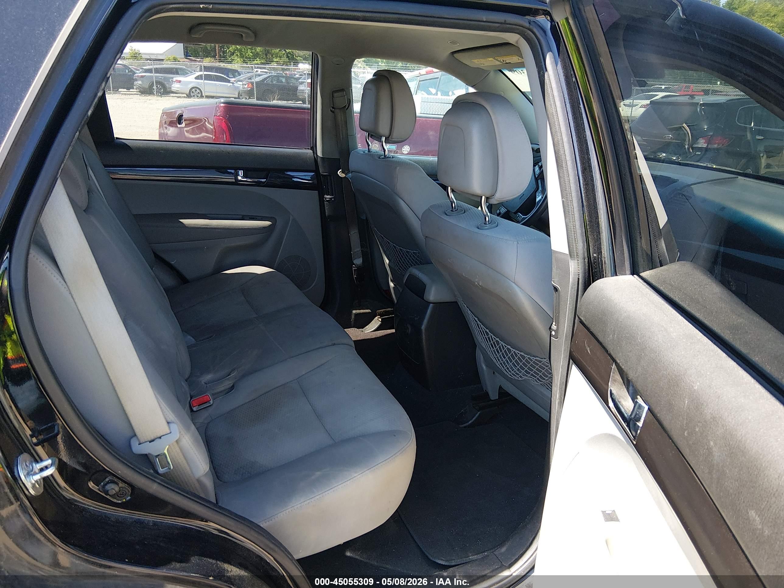 KIA SORENTO image 8
