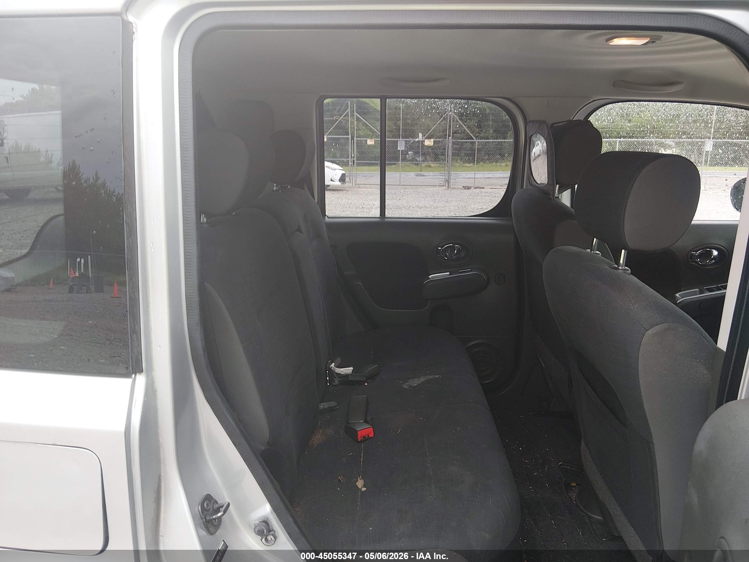 NISSAN CUBE image 8