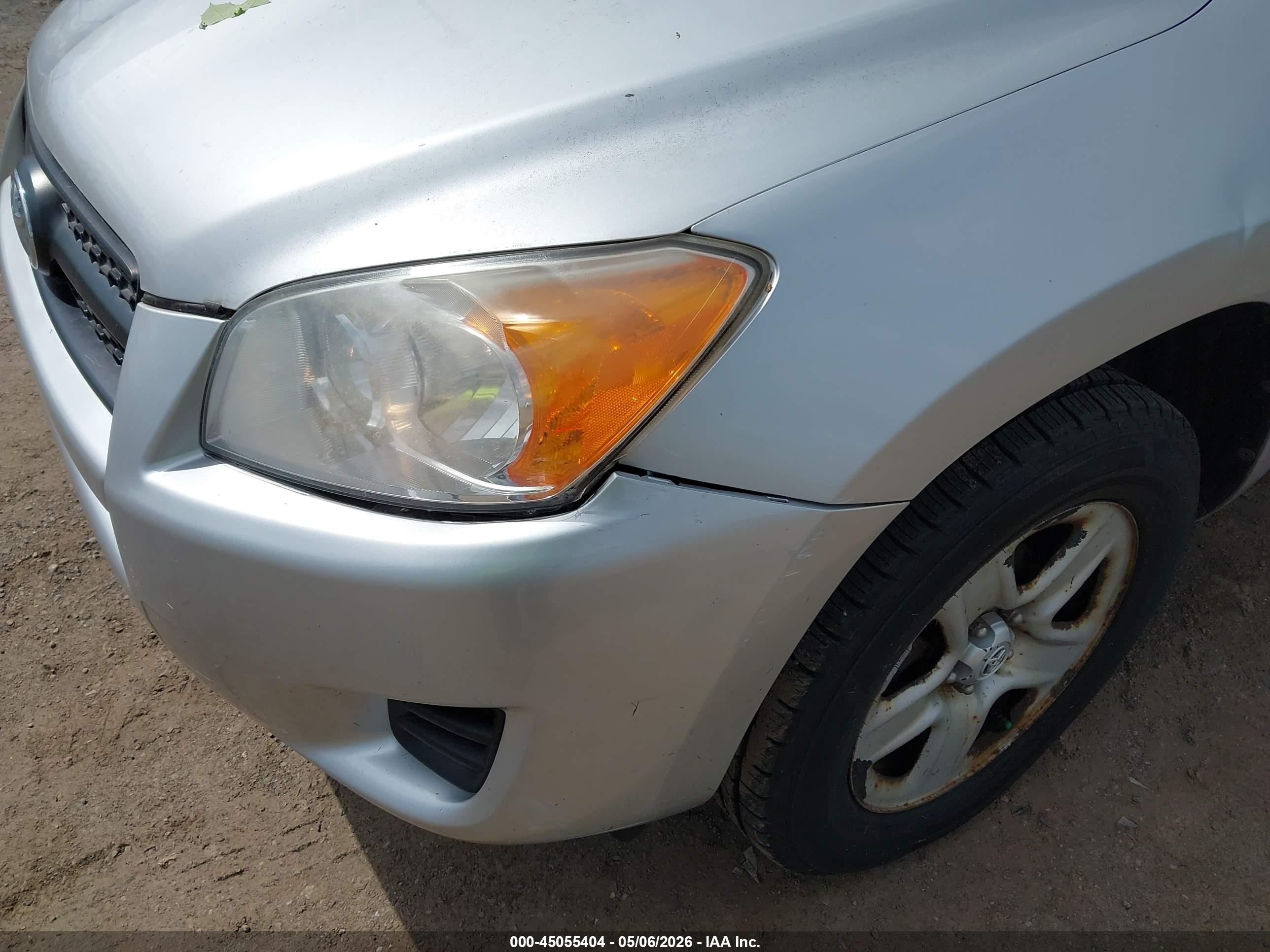TOYOTA RAV4 image 6