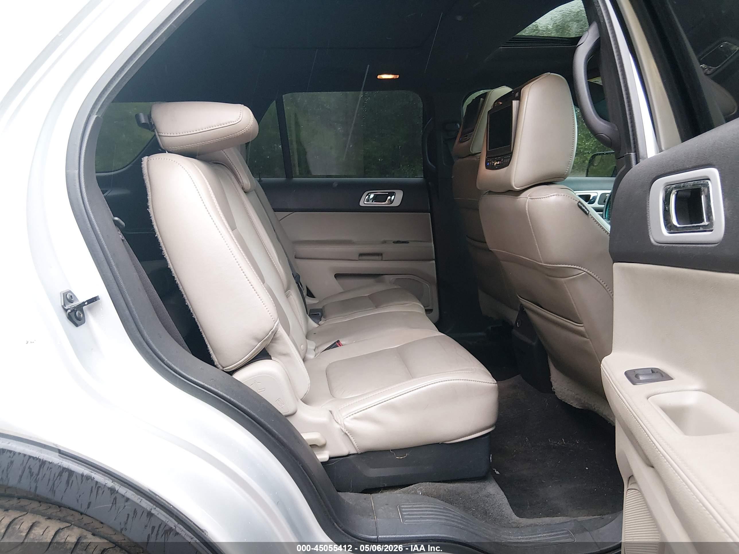 FORD EXPLORER image 8