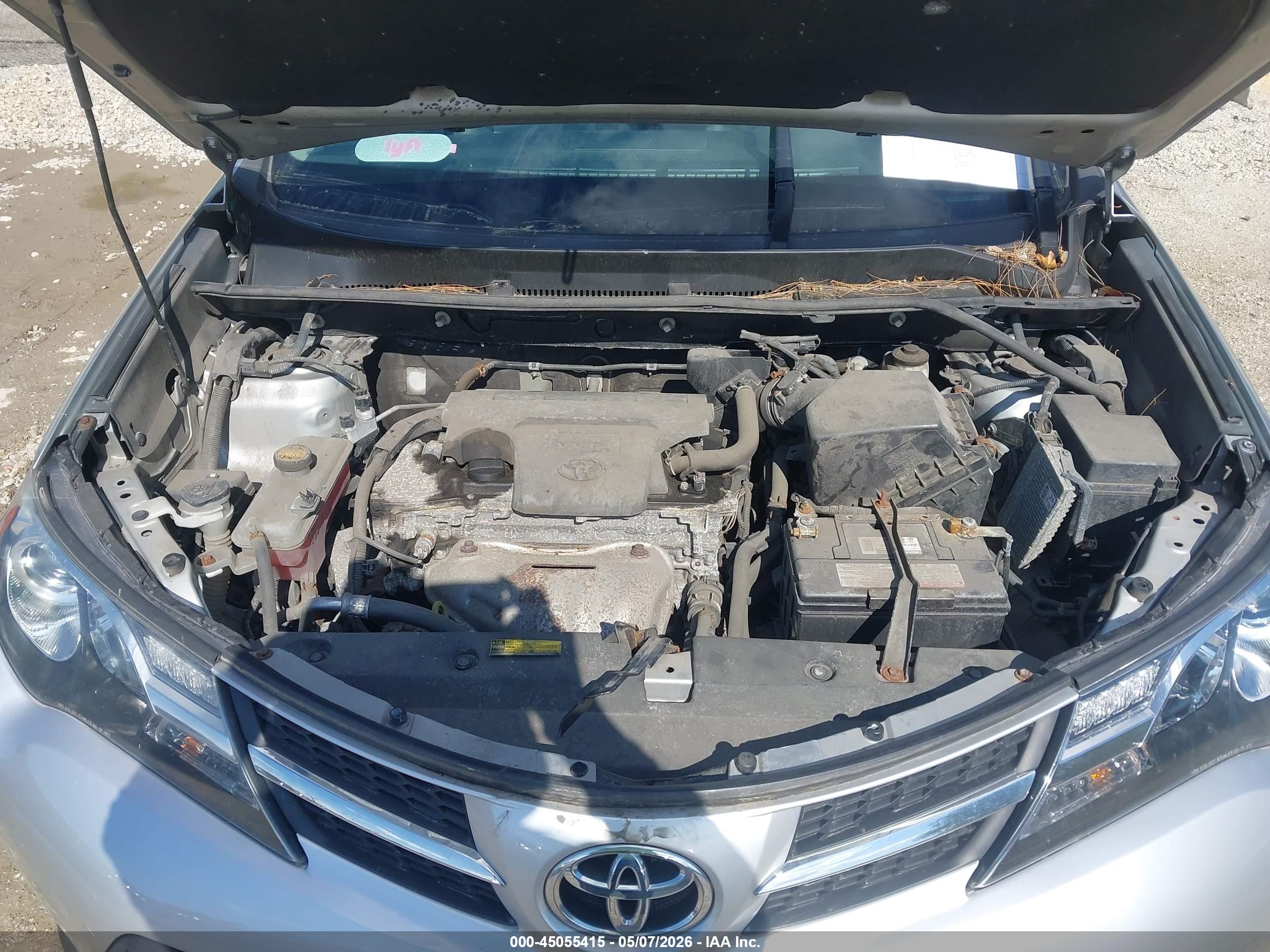TOYOTA RAV4 image 10