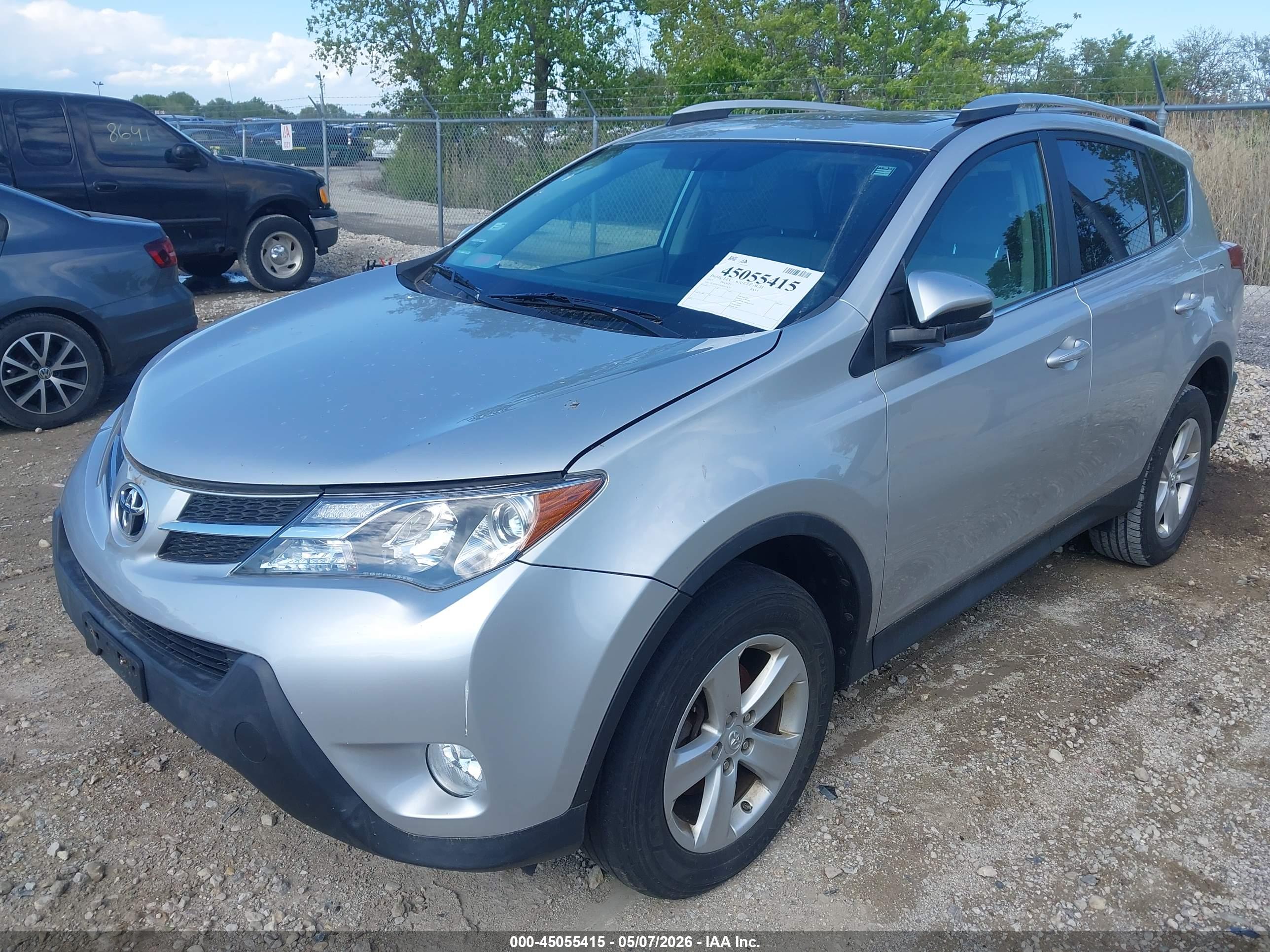 TOYOTA RAV4 image 2