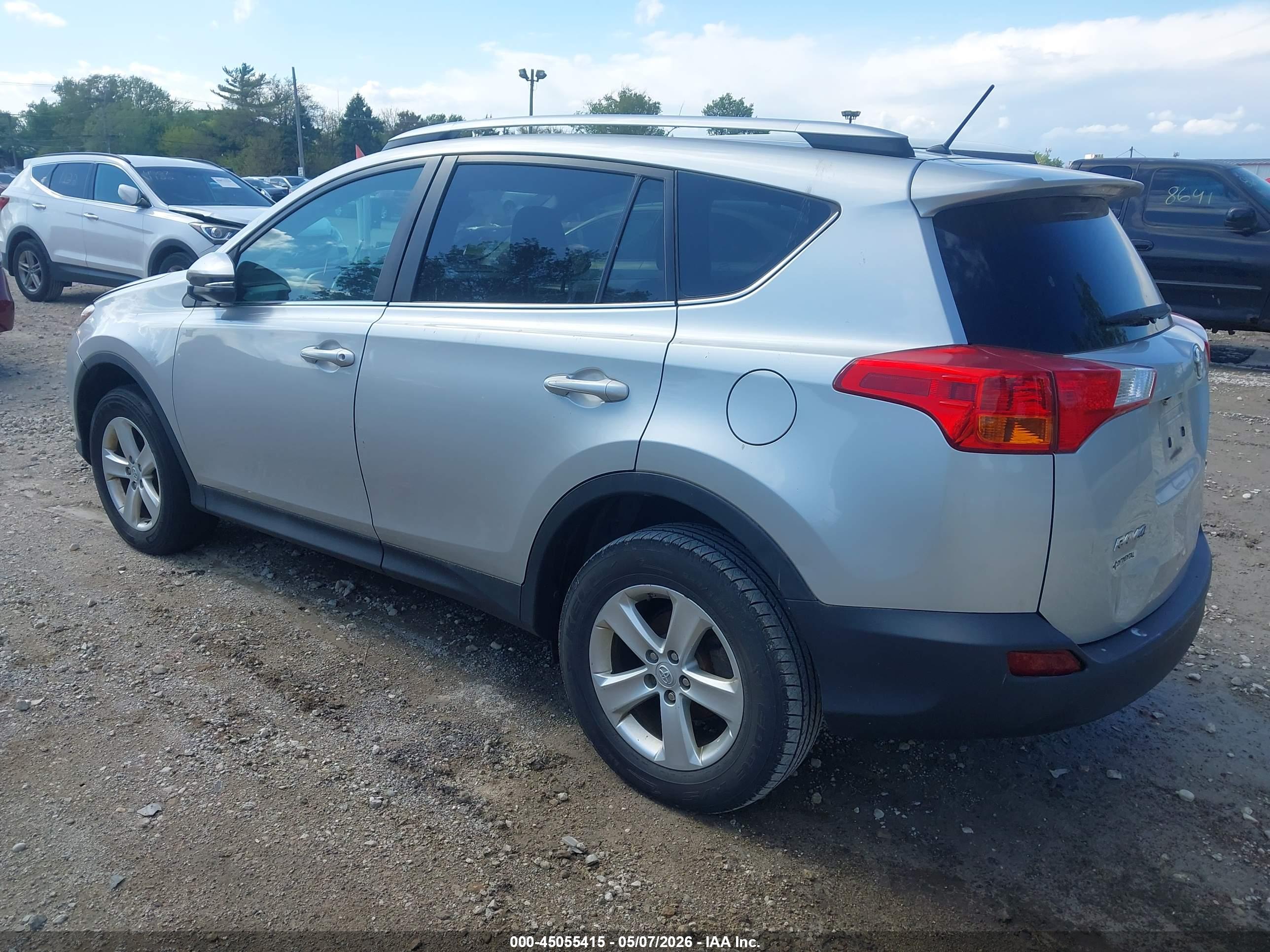 TOYOTA RAV4 image 3