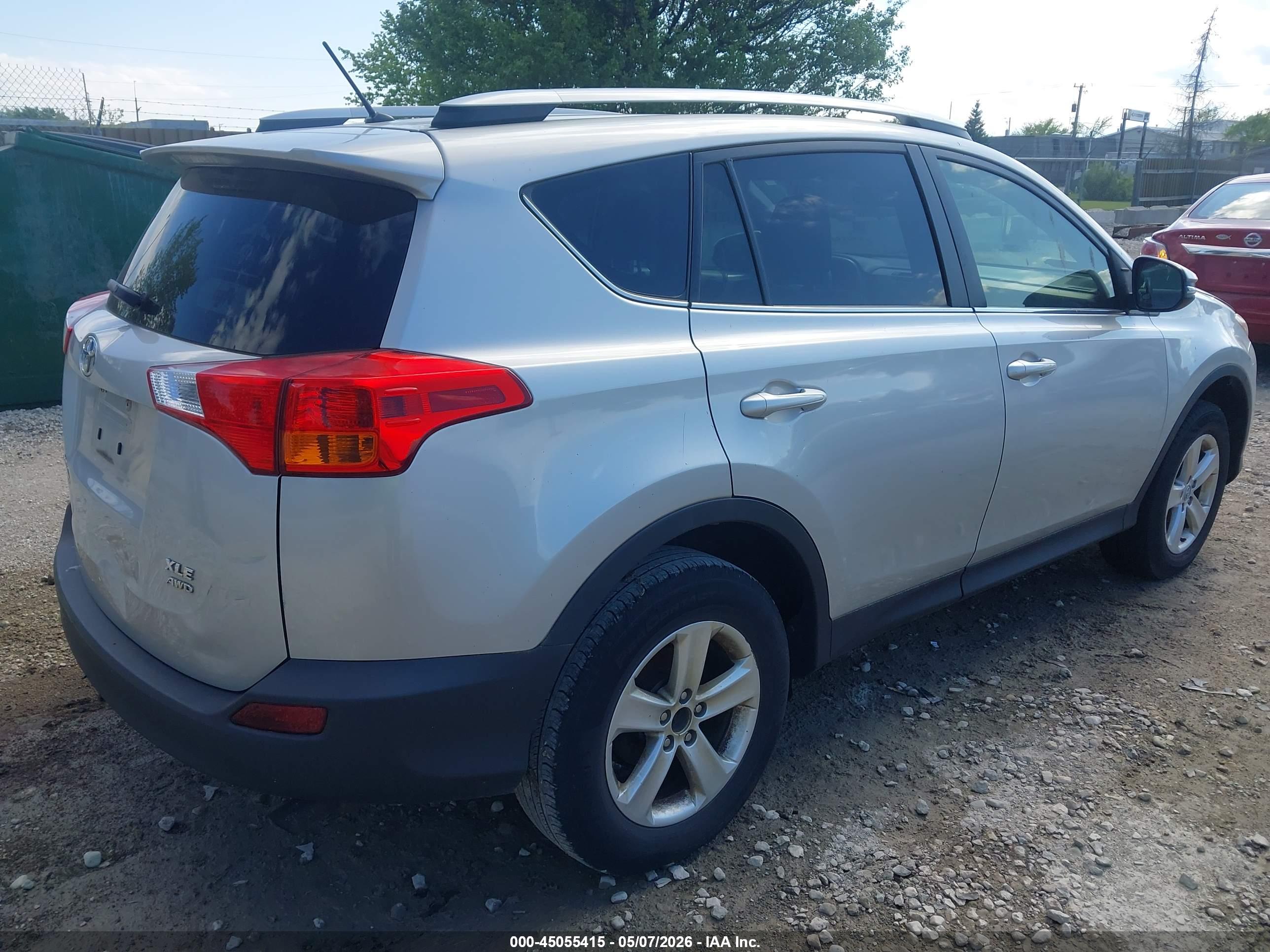 TOYOTA RAV4 image 4