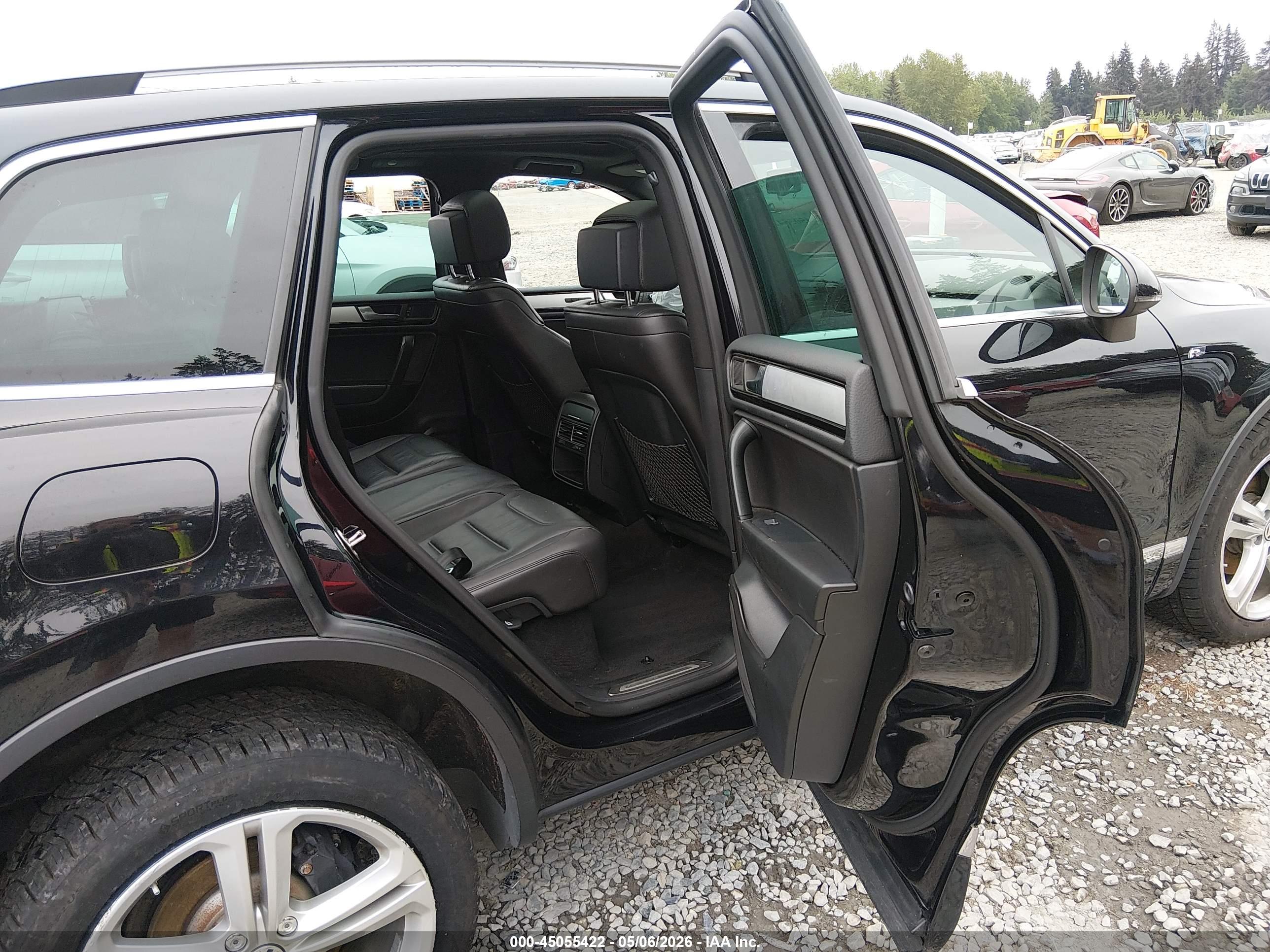 VOLKSWAGEN TOUAREG image 8