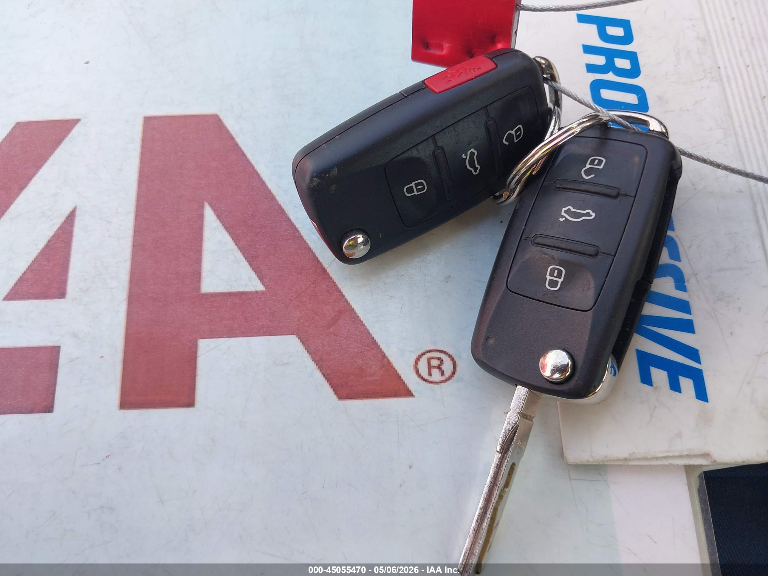 VOLKSWAGEN BEETLE image 11