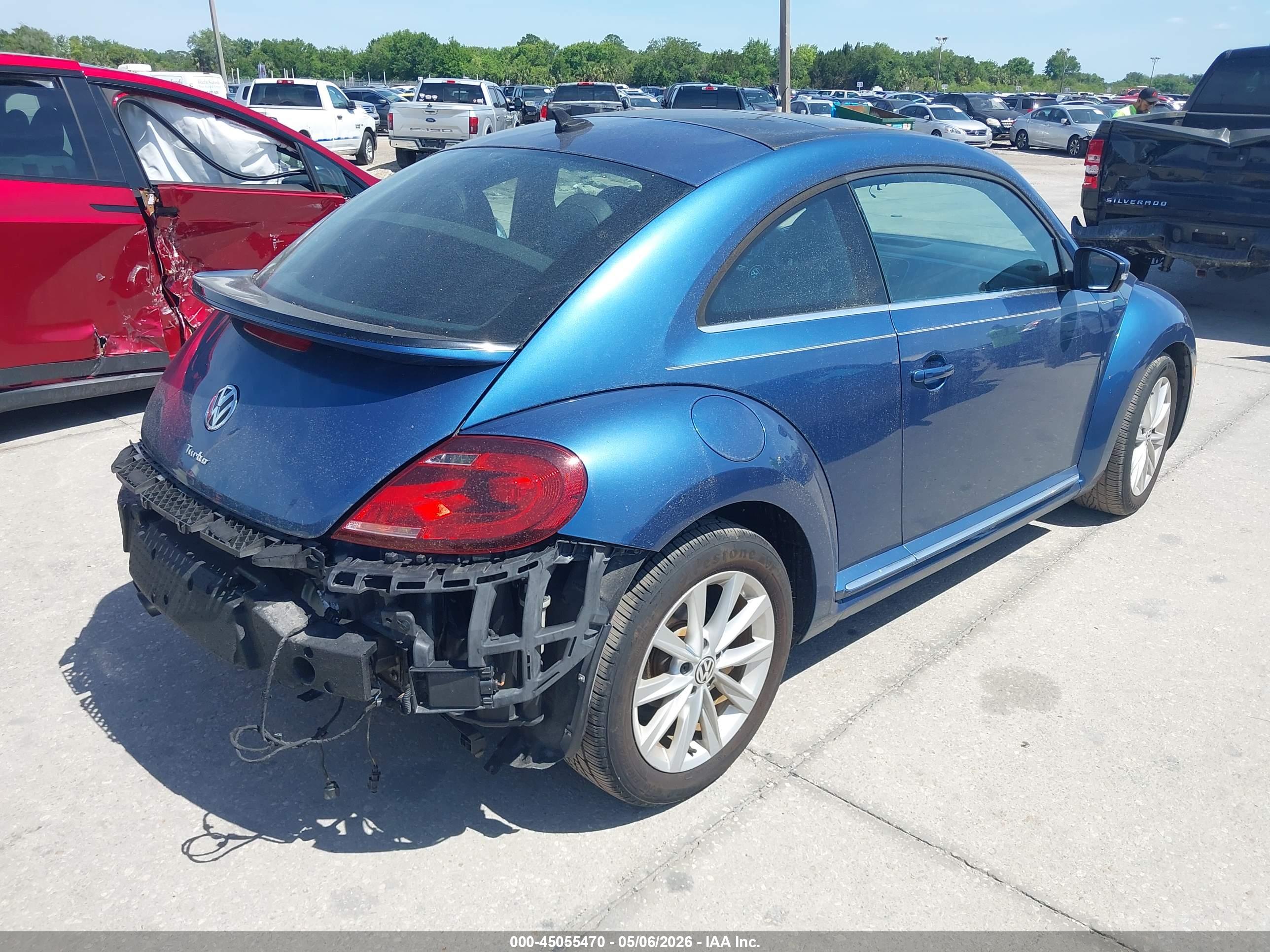 VOLKSWAGEN BEETLE image 4