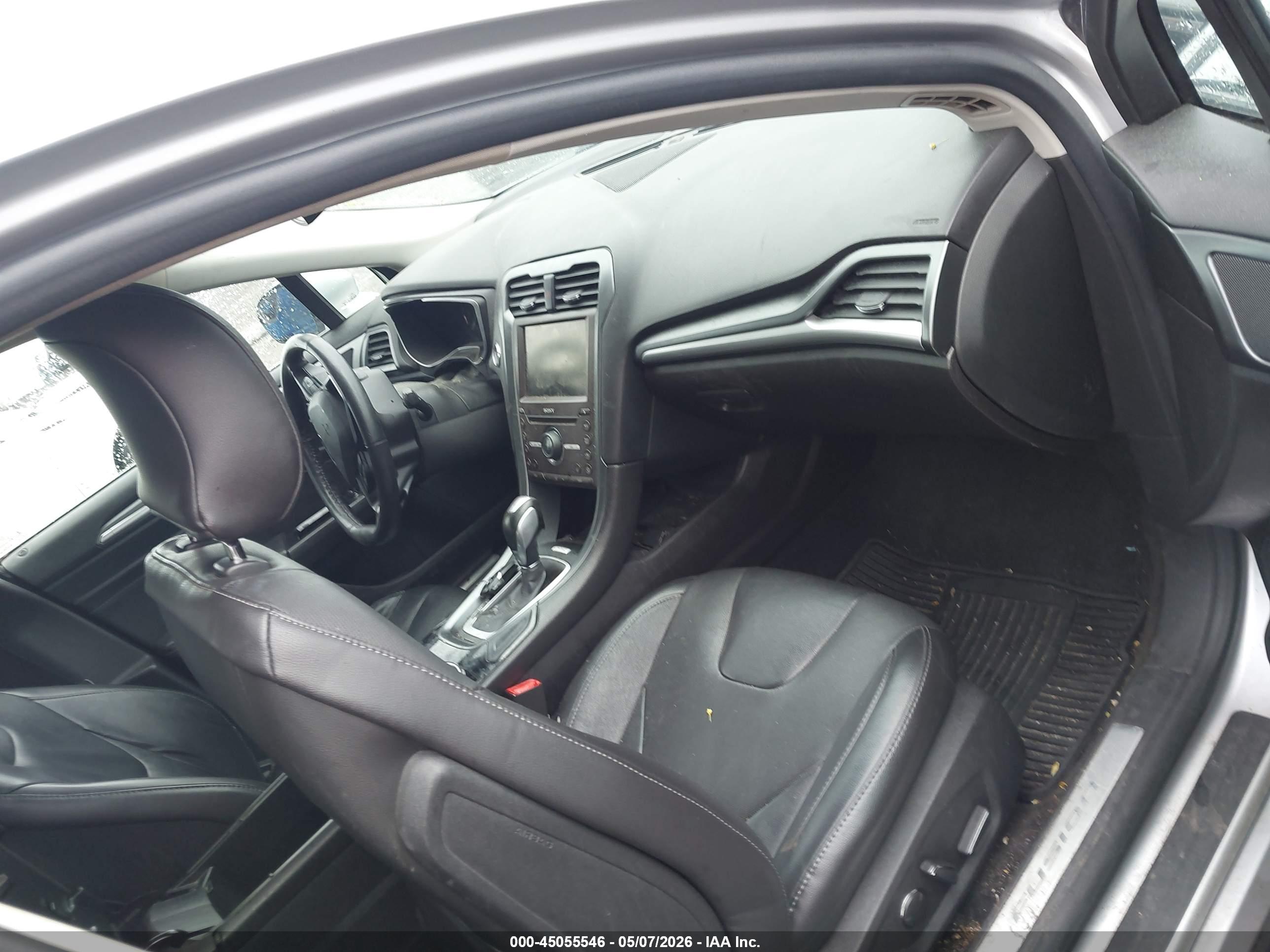 FORD FUSION image 5