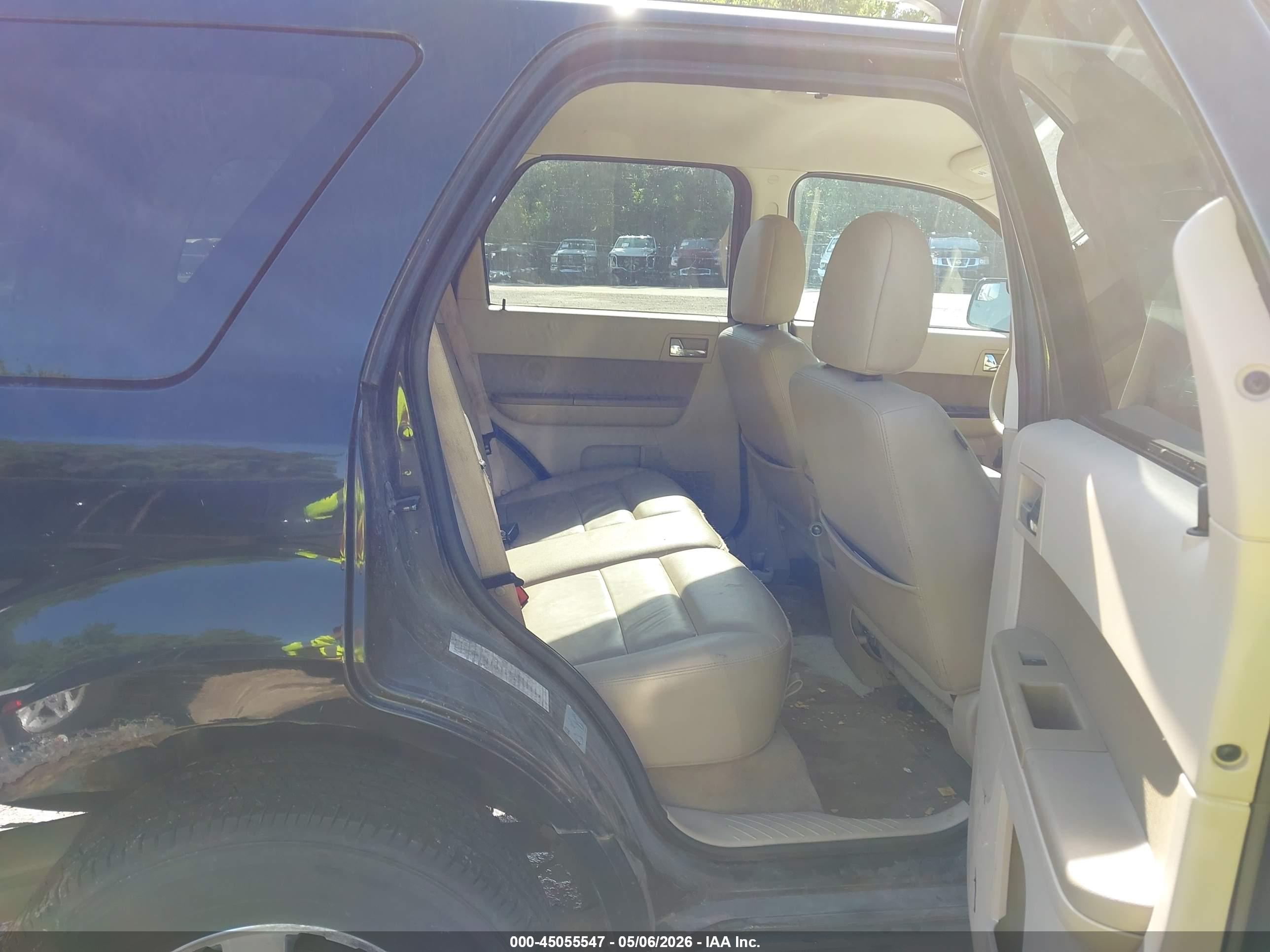 FORD ESCAPE image 8