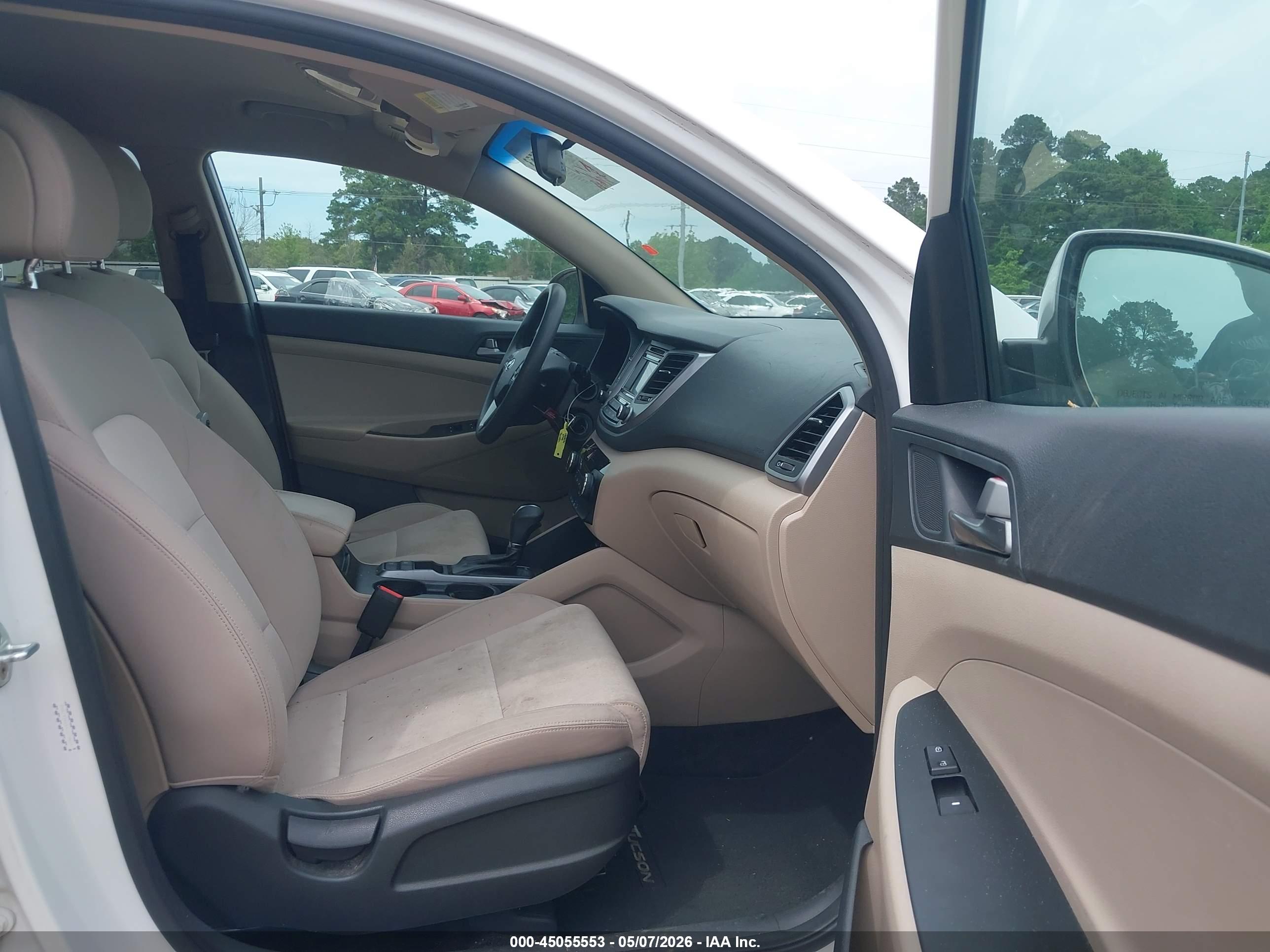 HYUNDAI TUCSON image 5