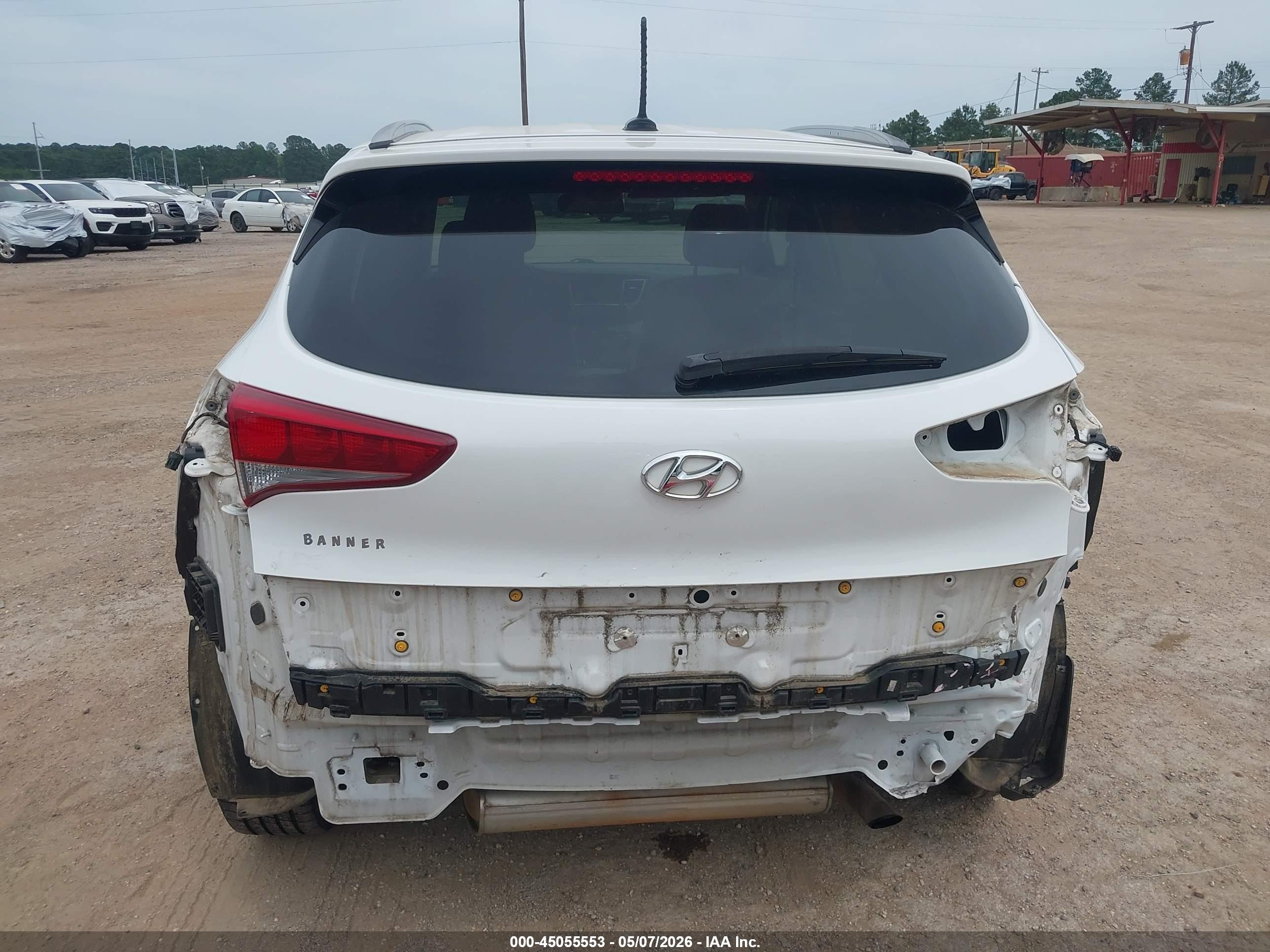 HYUNDAI TUCSON image 6