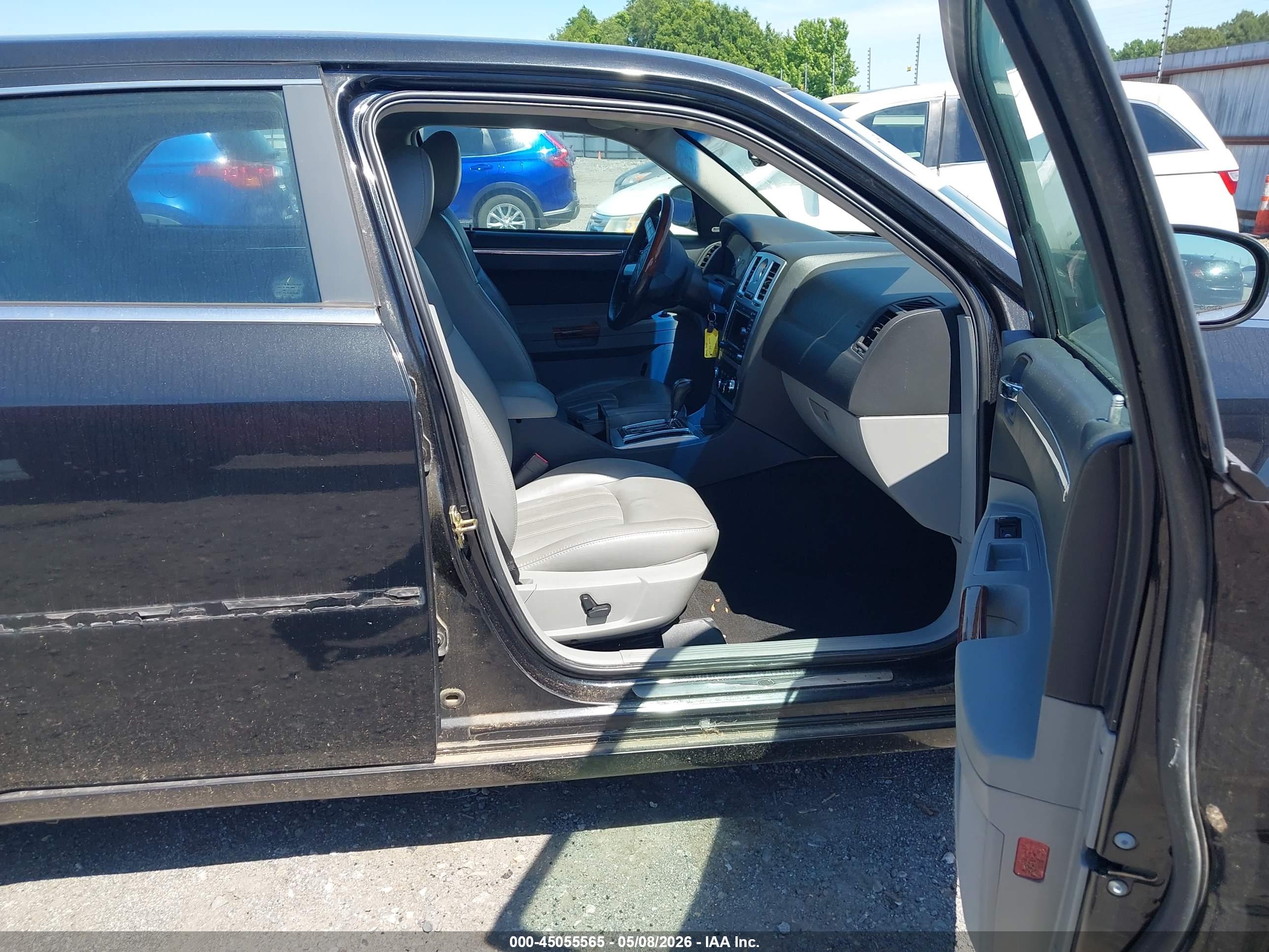 CHRYSLER 300C image 5