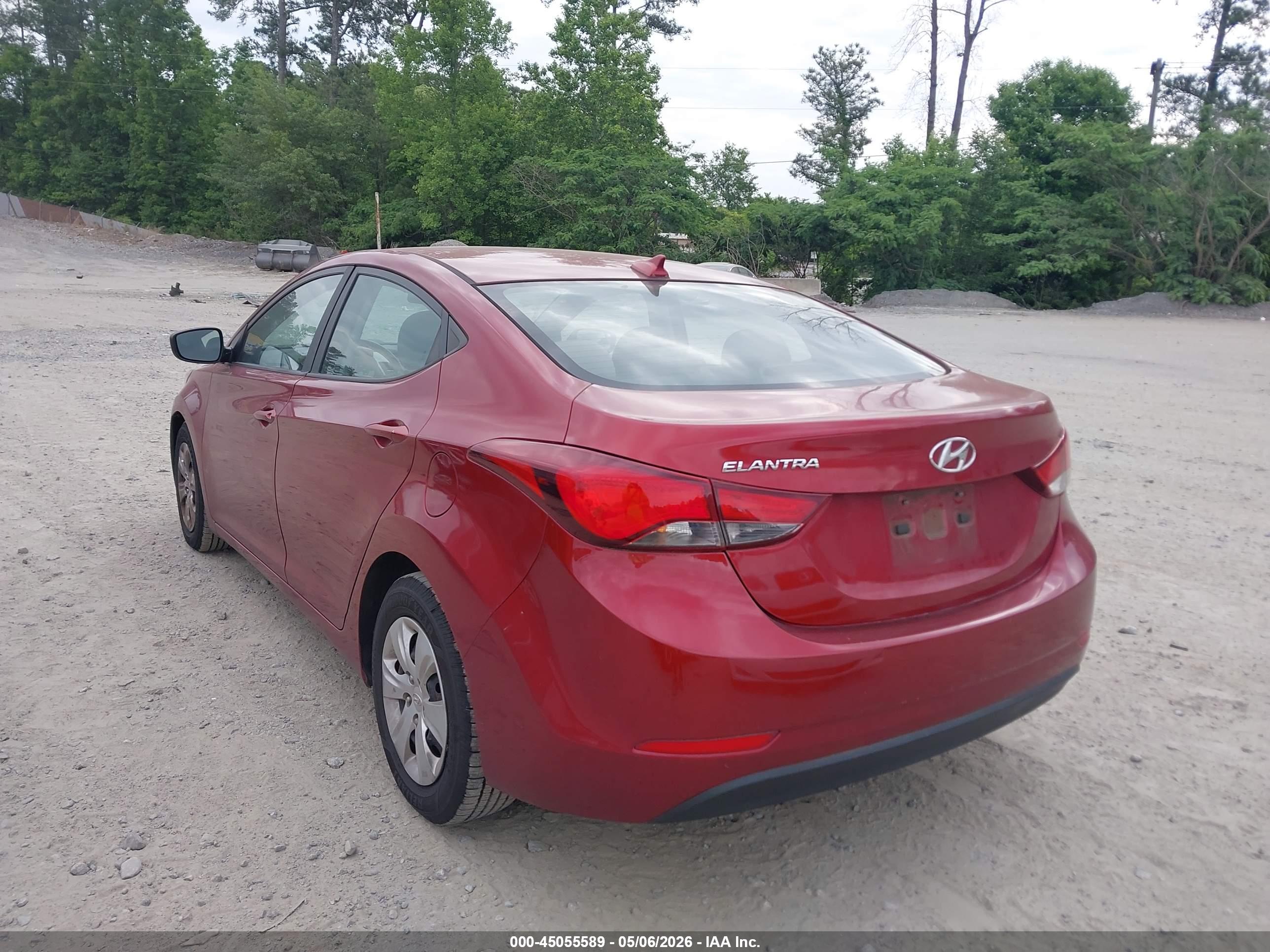 HYUNDAI ELANTRA image 3