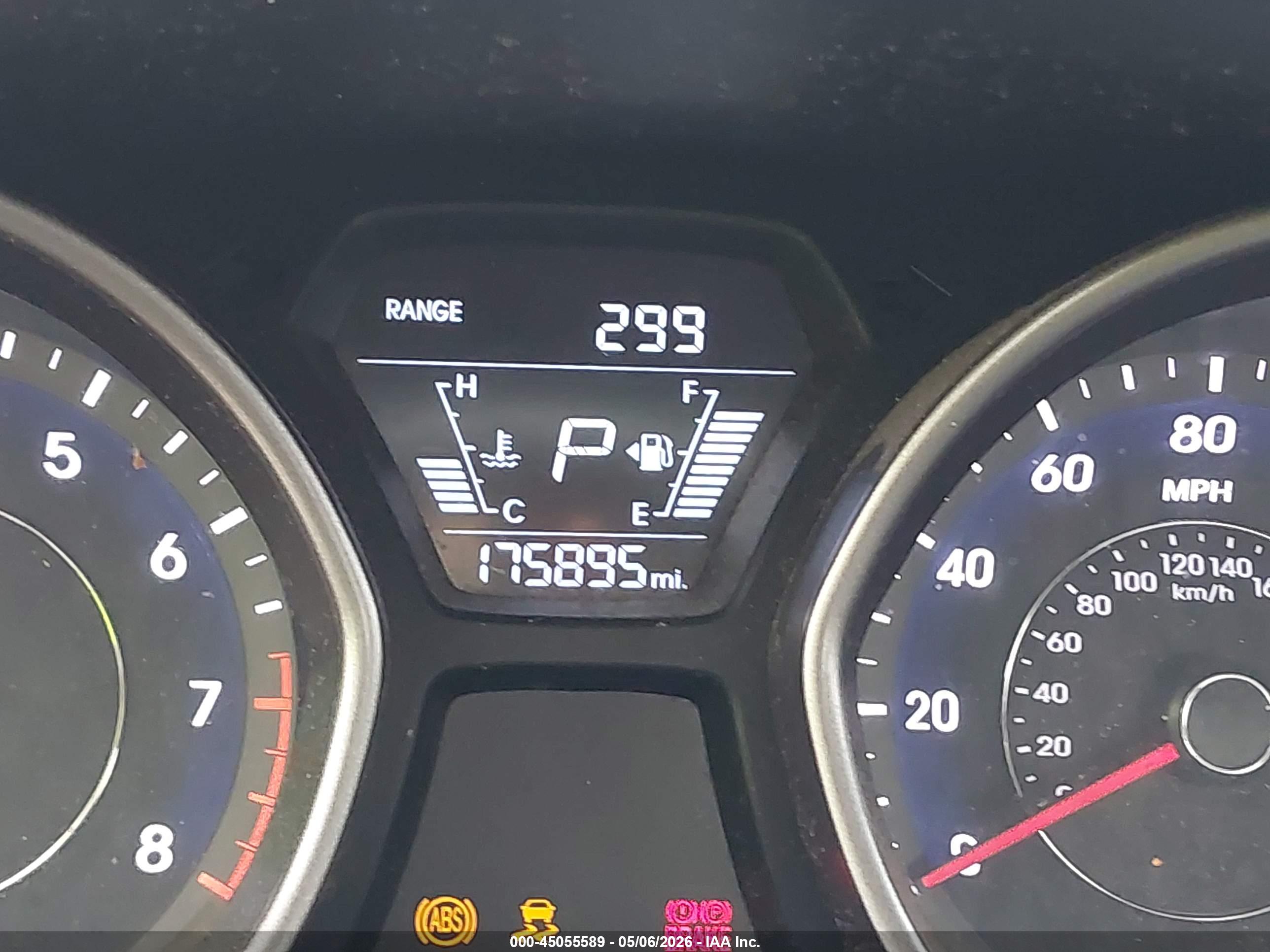 HYUNDAI ELANTRA image 7
