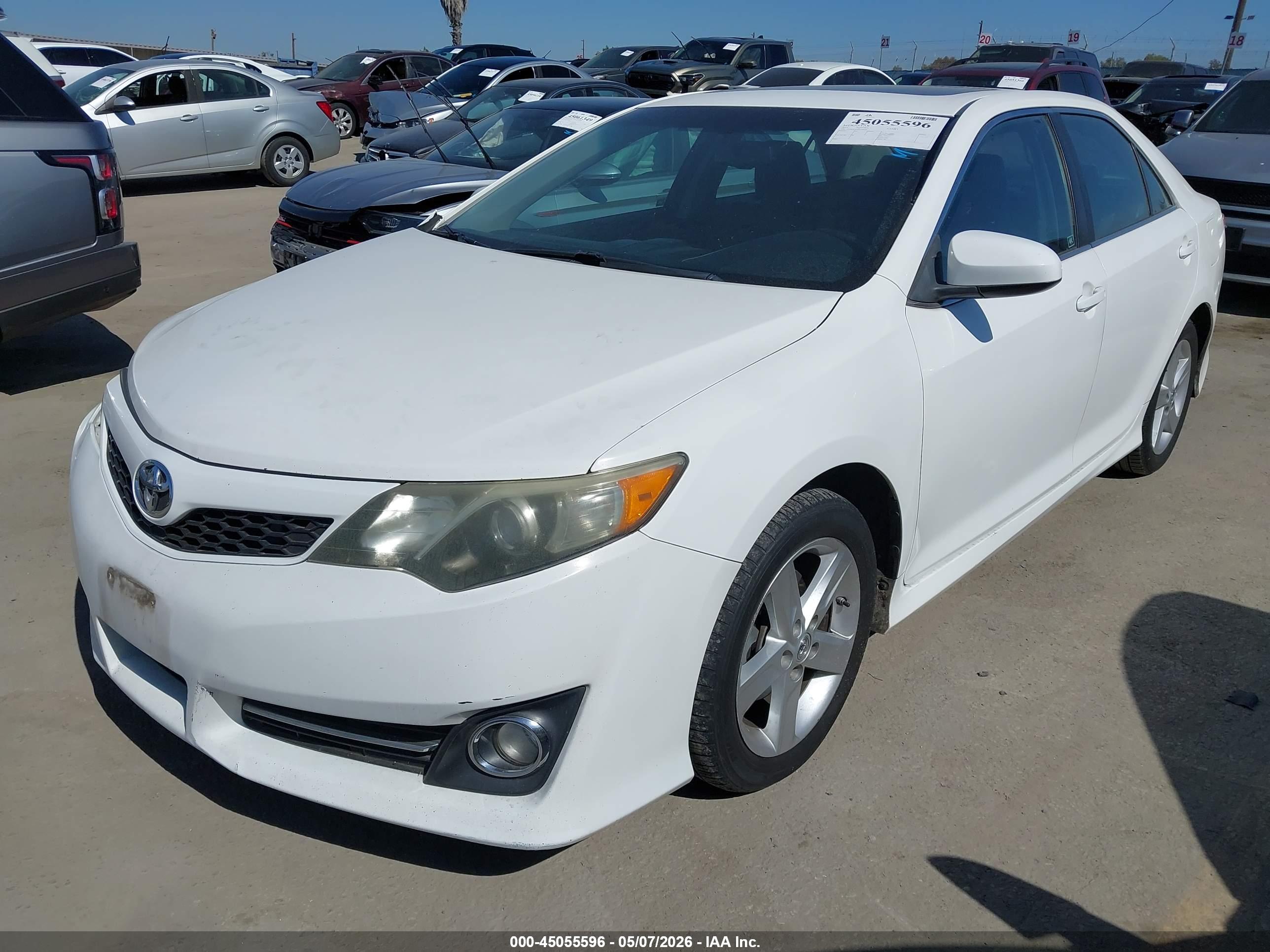 TOYOTA CAMRY image 2