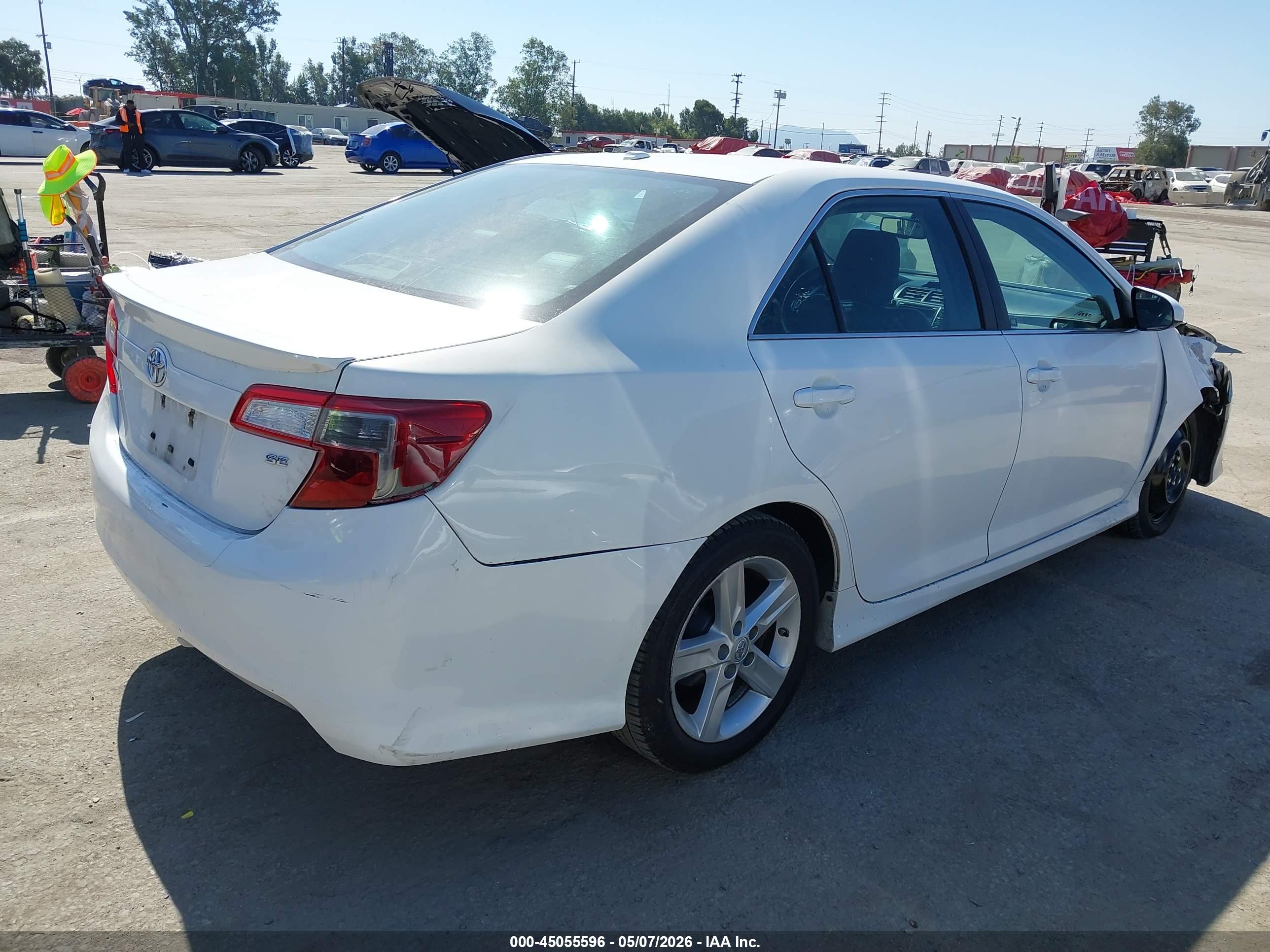 TOYOTA CAMRY image 4