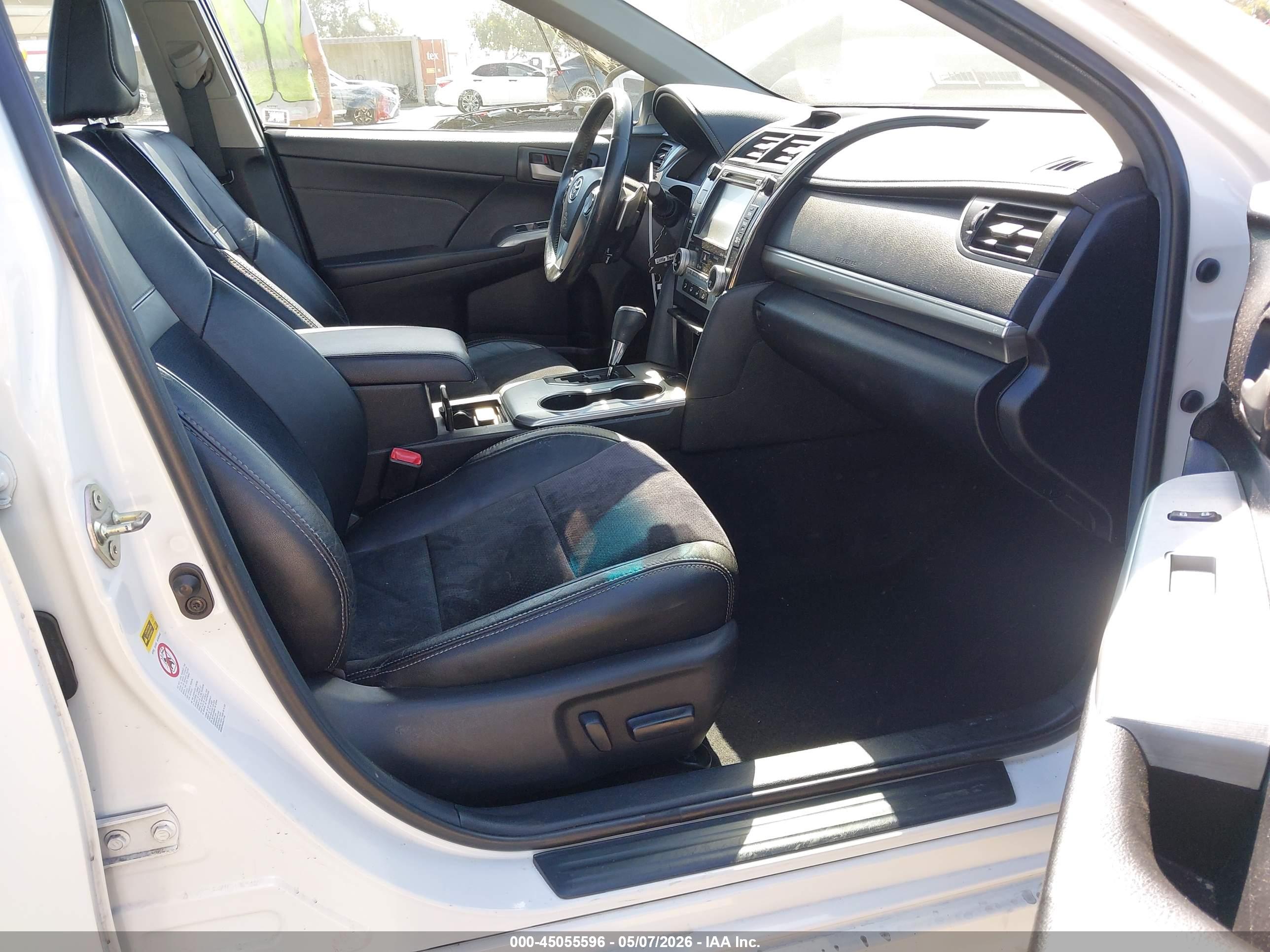 TOYOTA CAMRY image 5