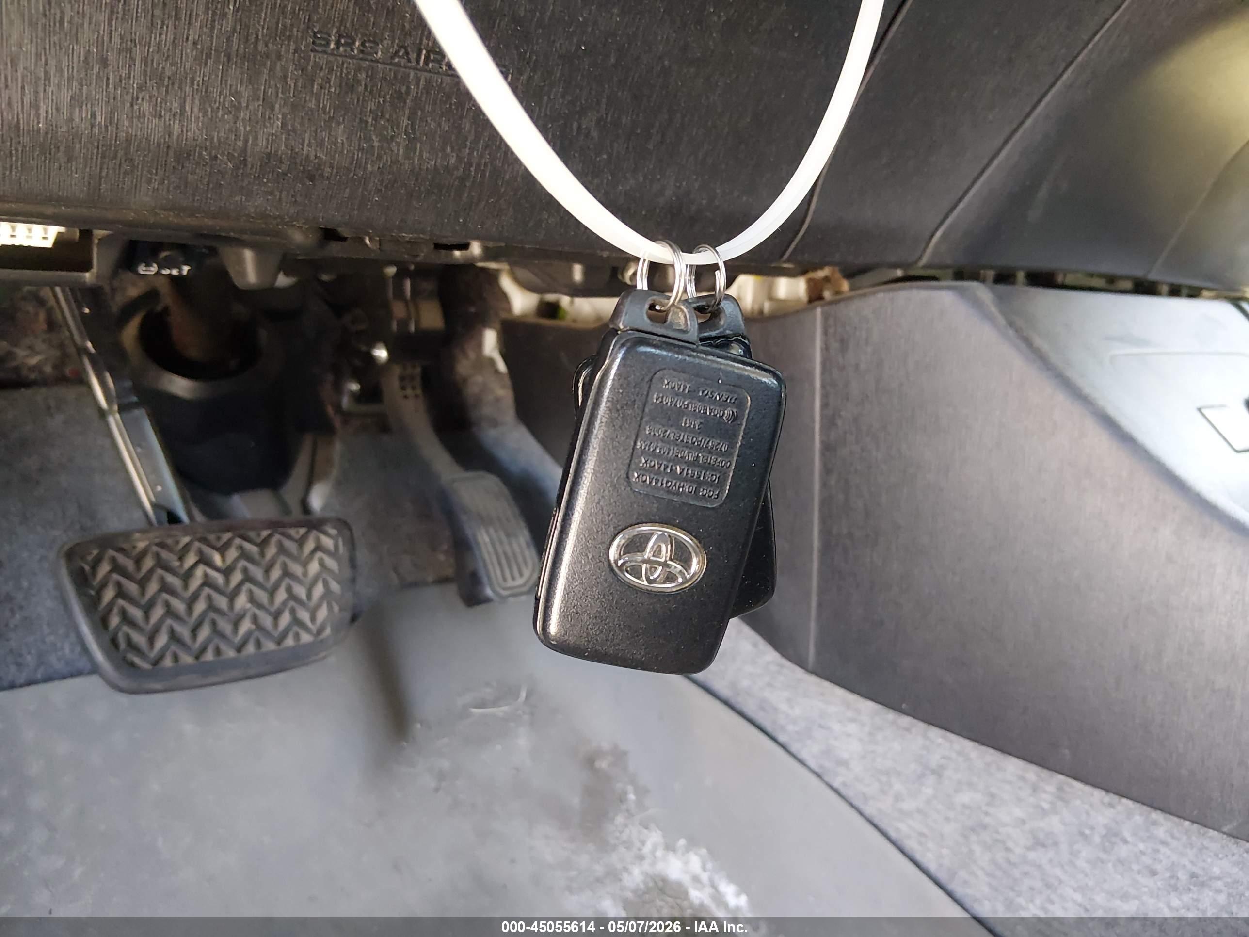 TOYOTA PRIUS image 11